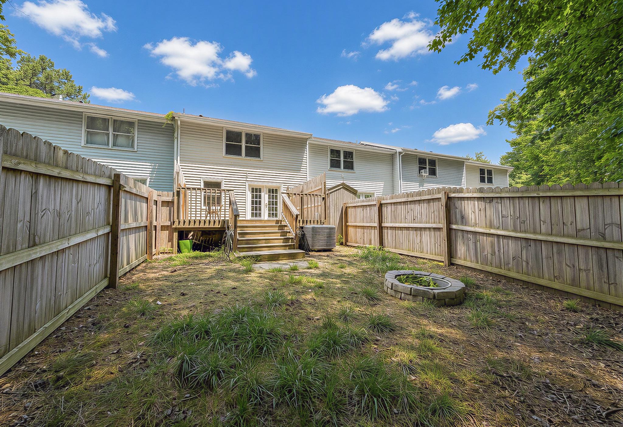 HUNTING QUARTERS - Residential