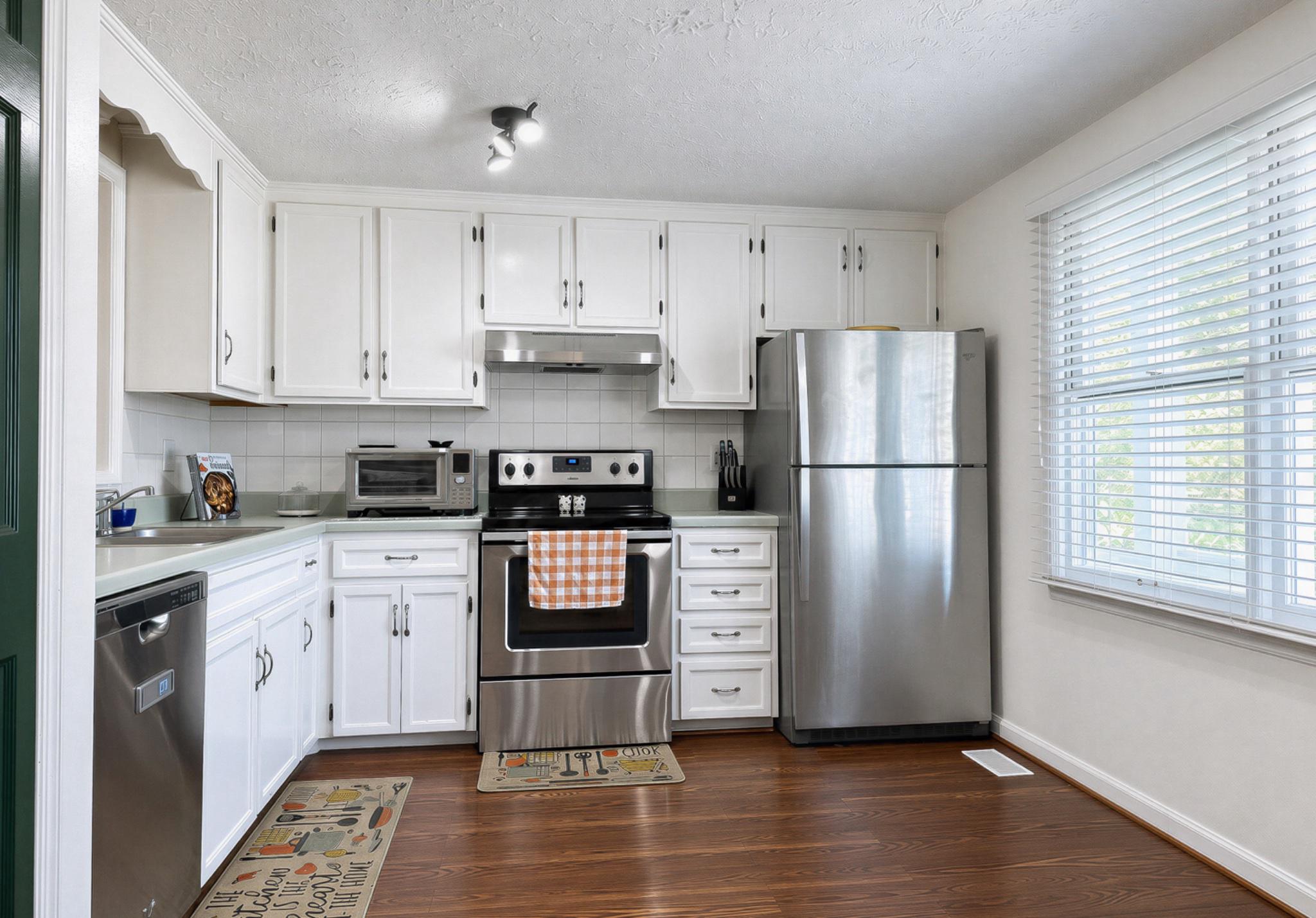 HUNTING QUARTERS - Residential