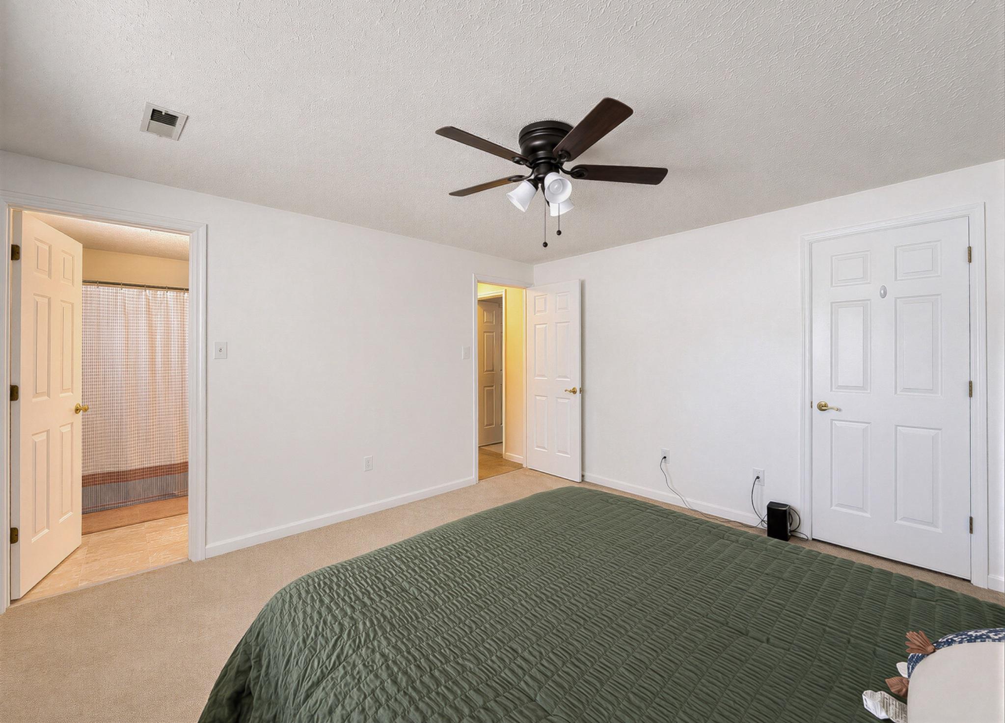 HUNTING QUARTERS - Residential