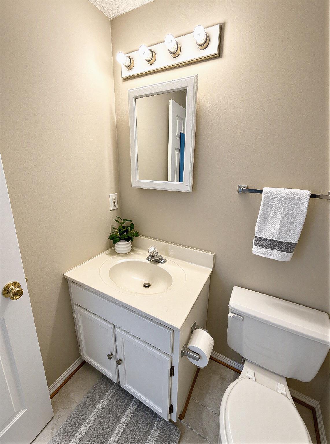 HUNTING QUARTERS - Residential