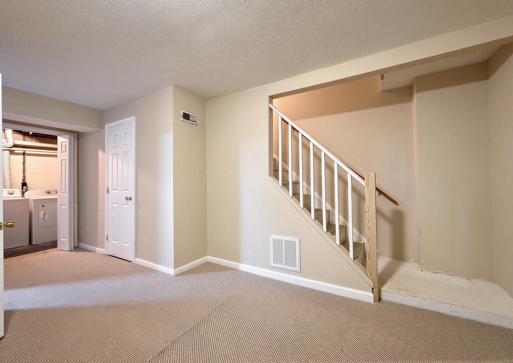 HUNTING QUARTERS - Residential