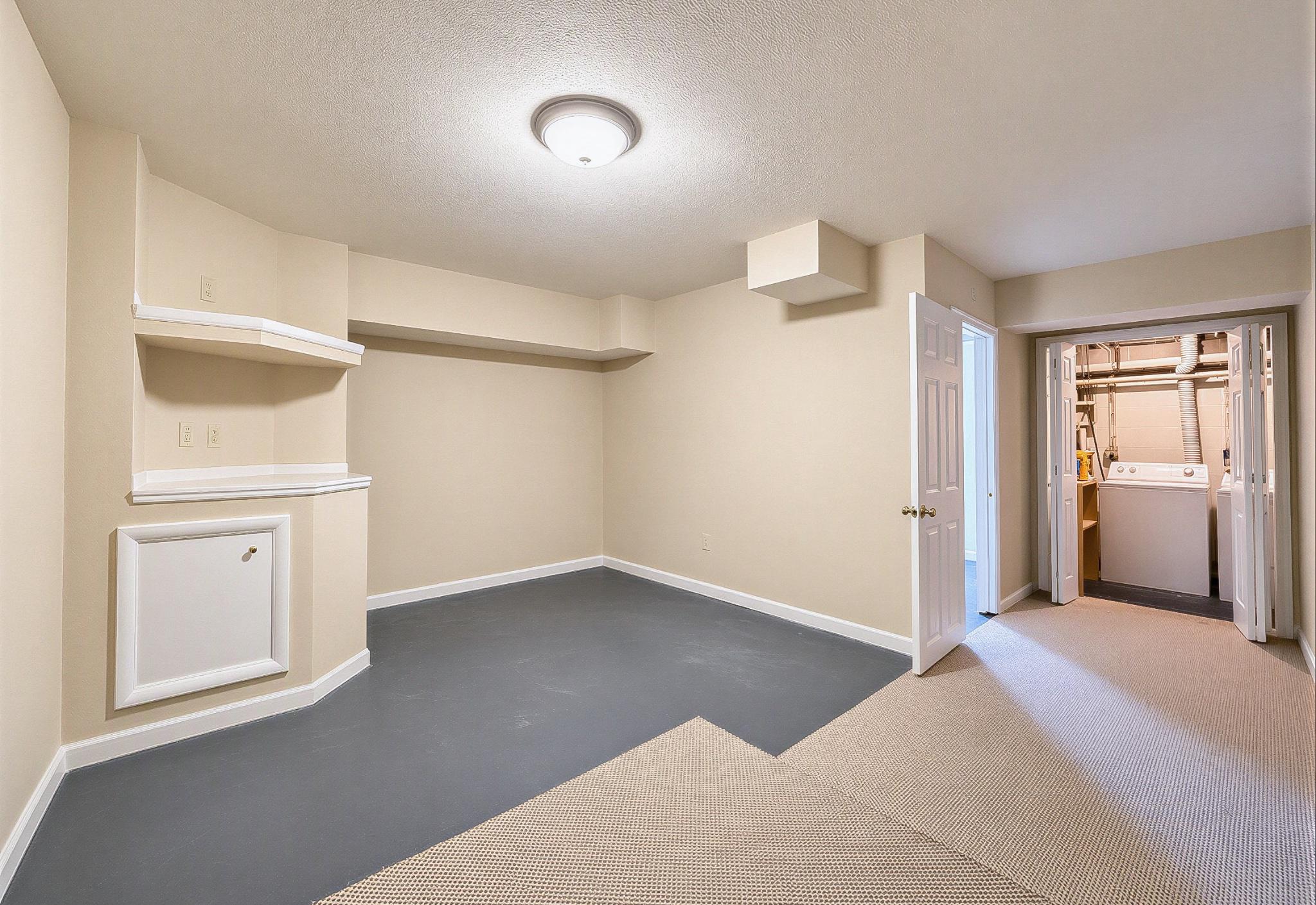 HUNTING QUARTERS - Residential