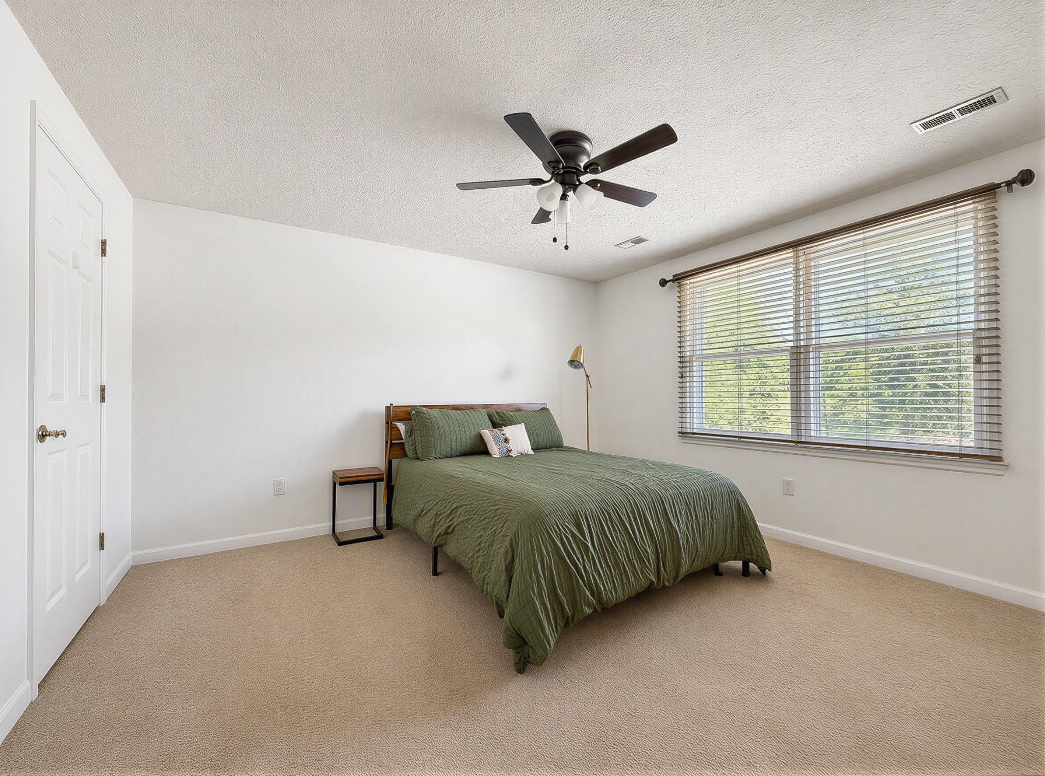 HUNTING QUARTERS - Residential