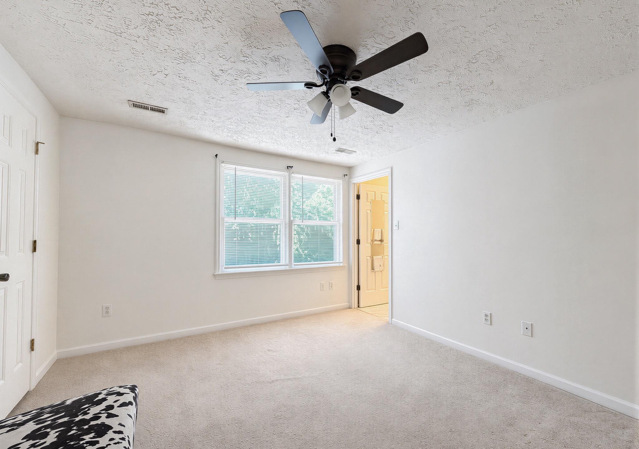 HUNTING QUARTERS - Residential
