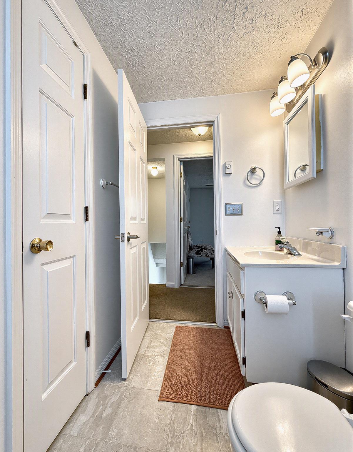 HUNTING QUARTERS - Residential