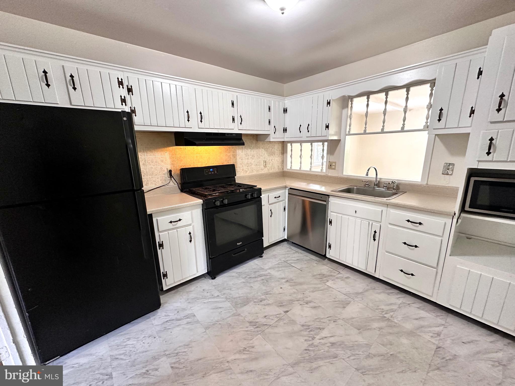 HAYFIELD FARM - Residential Lease
