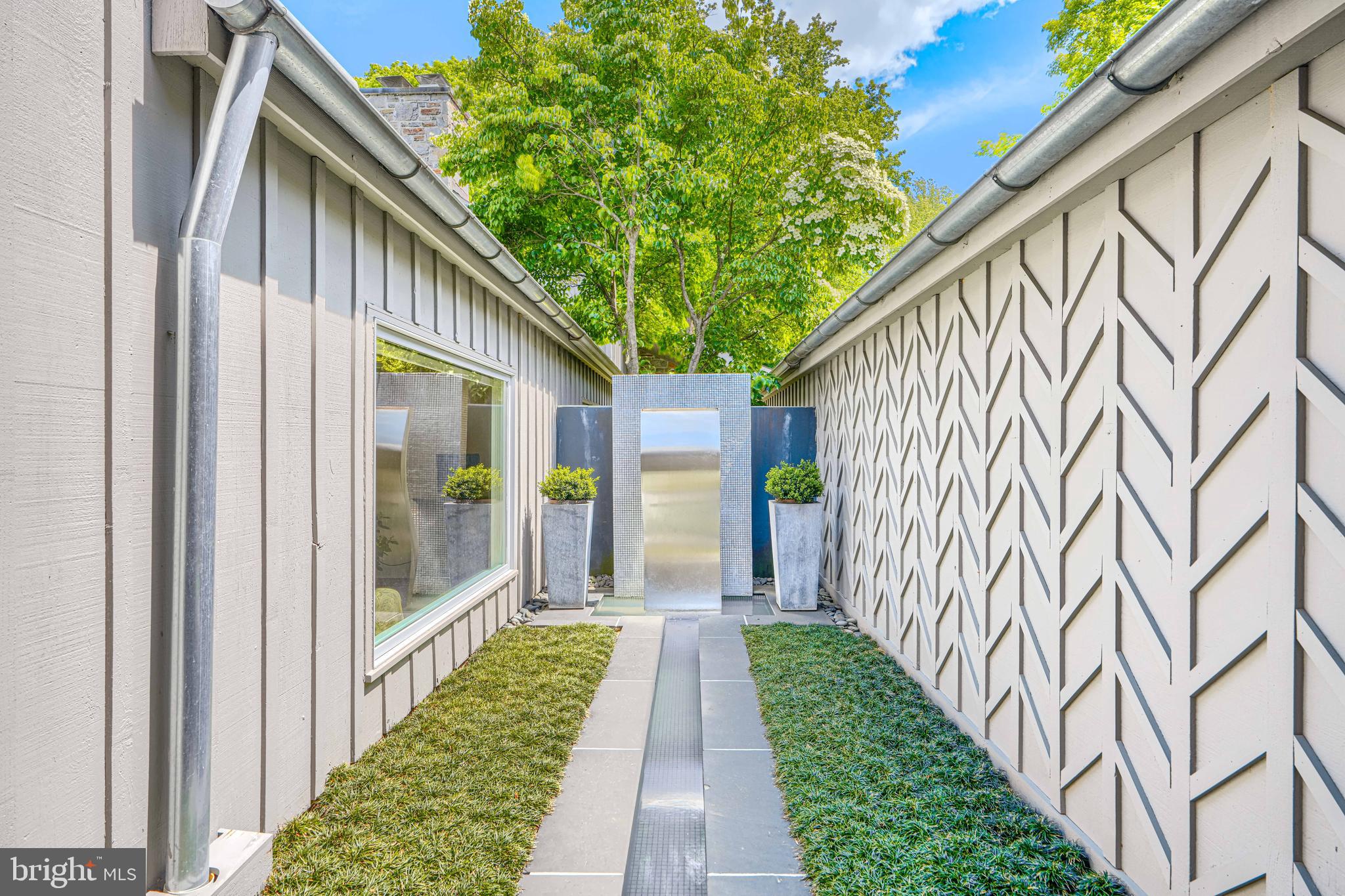 ROCKLAND - Residential