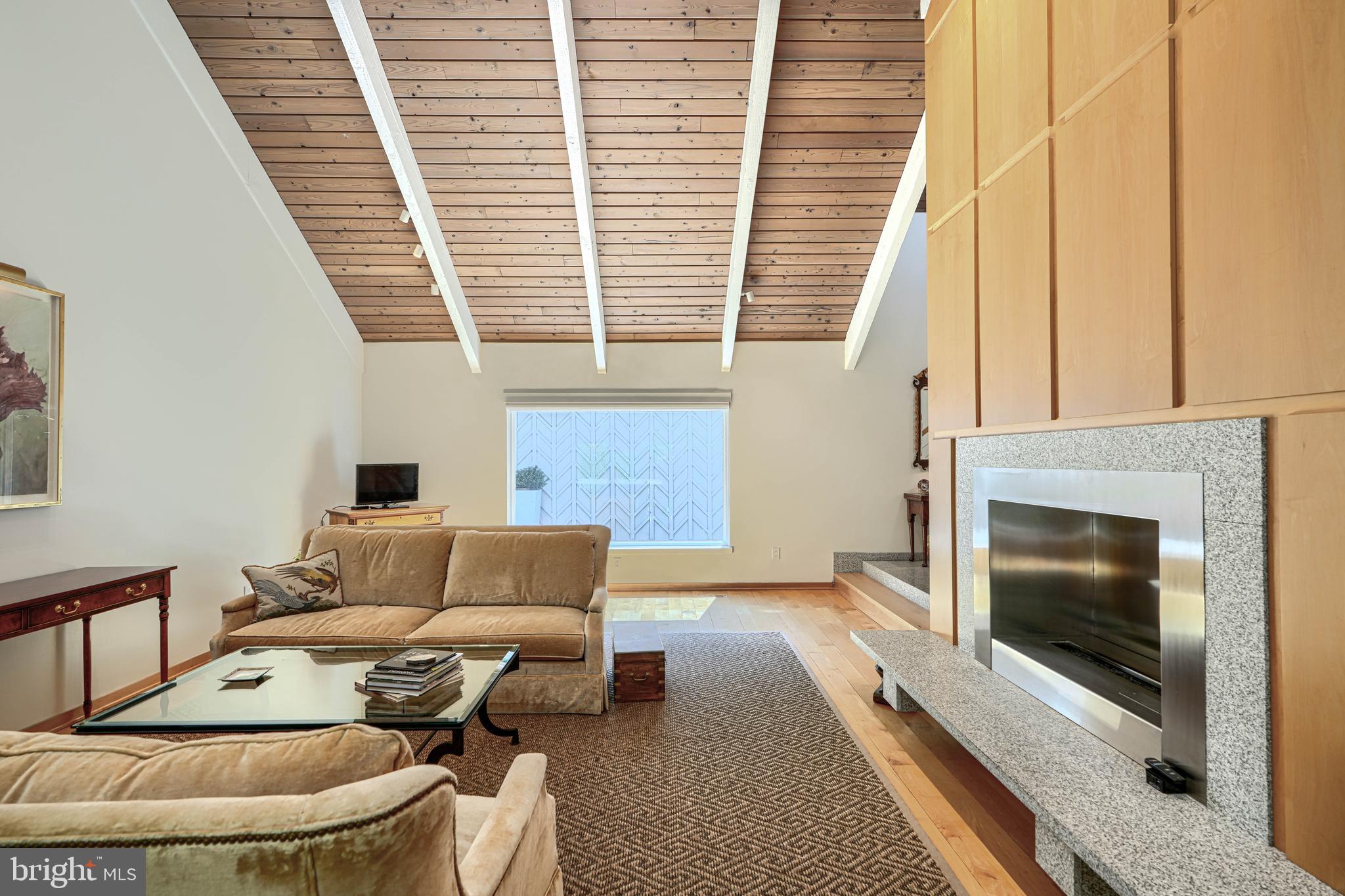 ROCKLAND - Residential