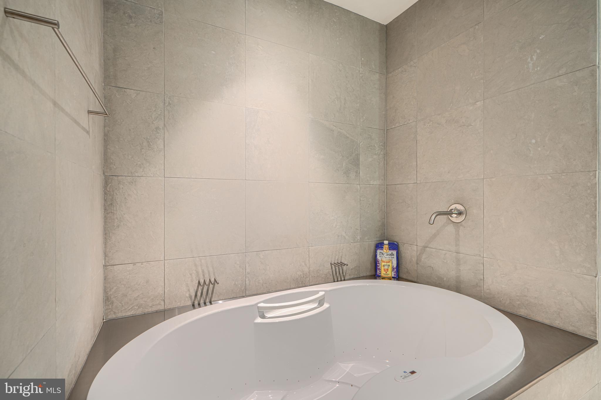 ROCKLAND - Residential