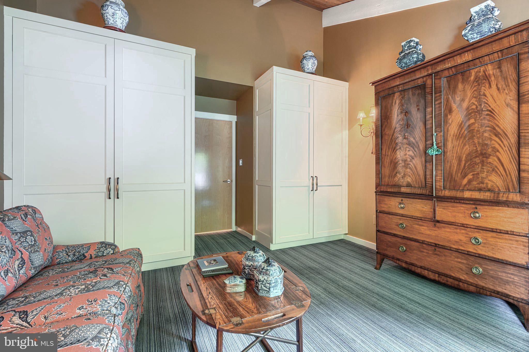 ROCKLAND - Residential