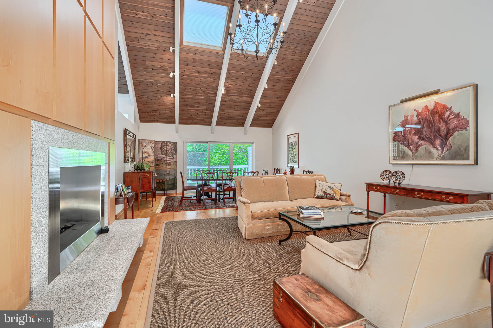 ROCKLAND - Residential