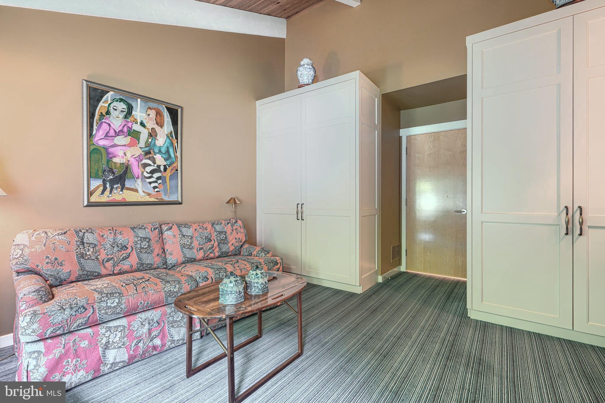 ROCKLAND - Residential