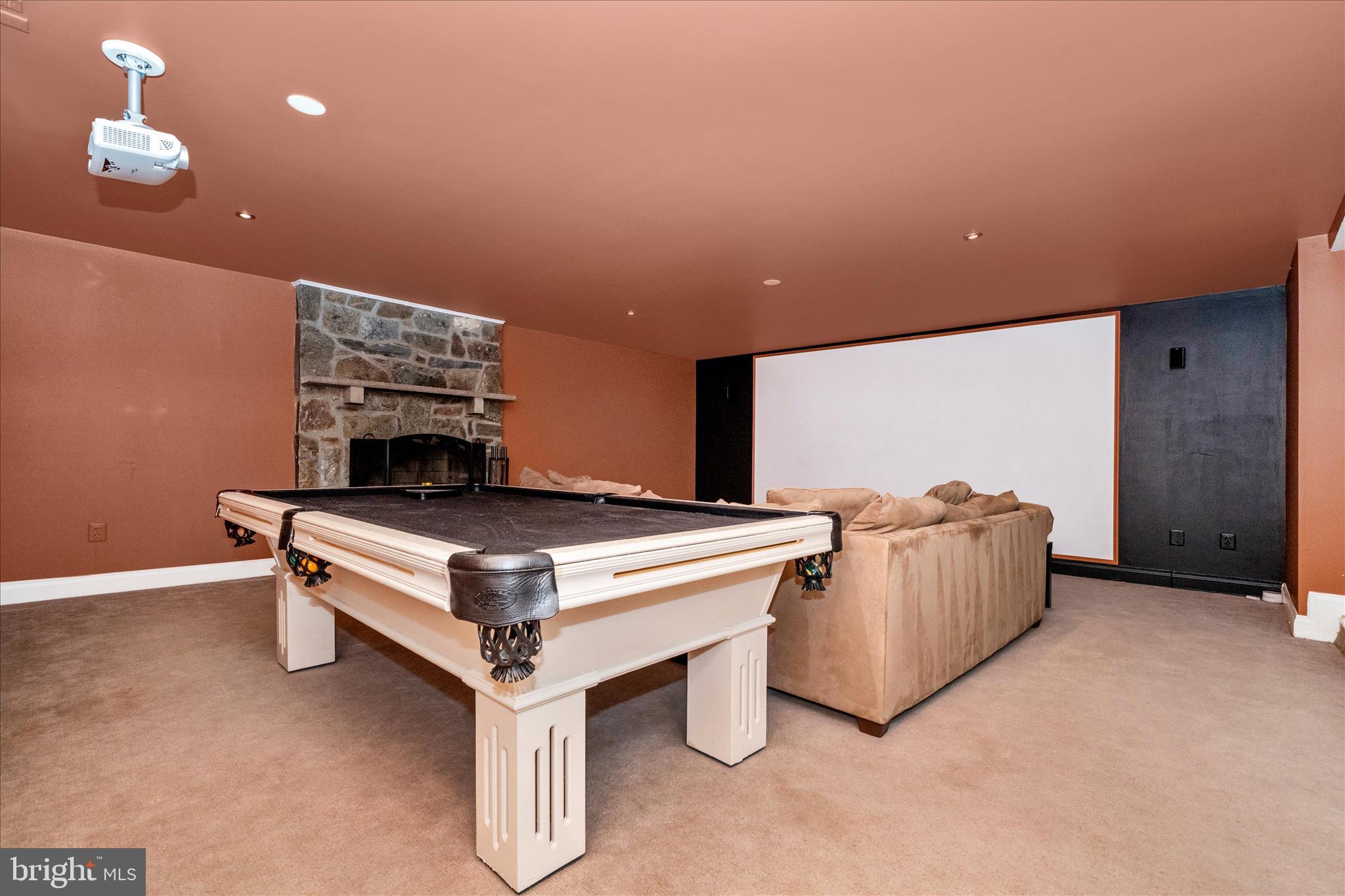 SHERWOOD FOREST - Residential