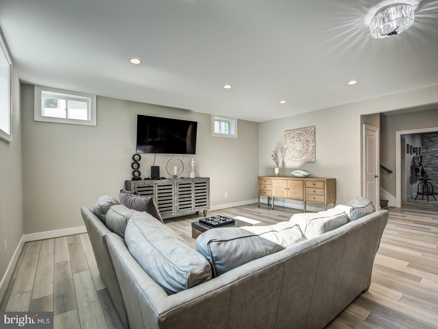 VIENNA WOODS - Residential