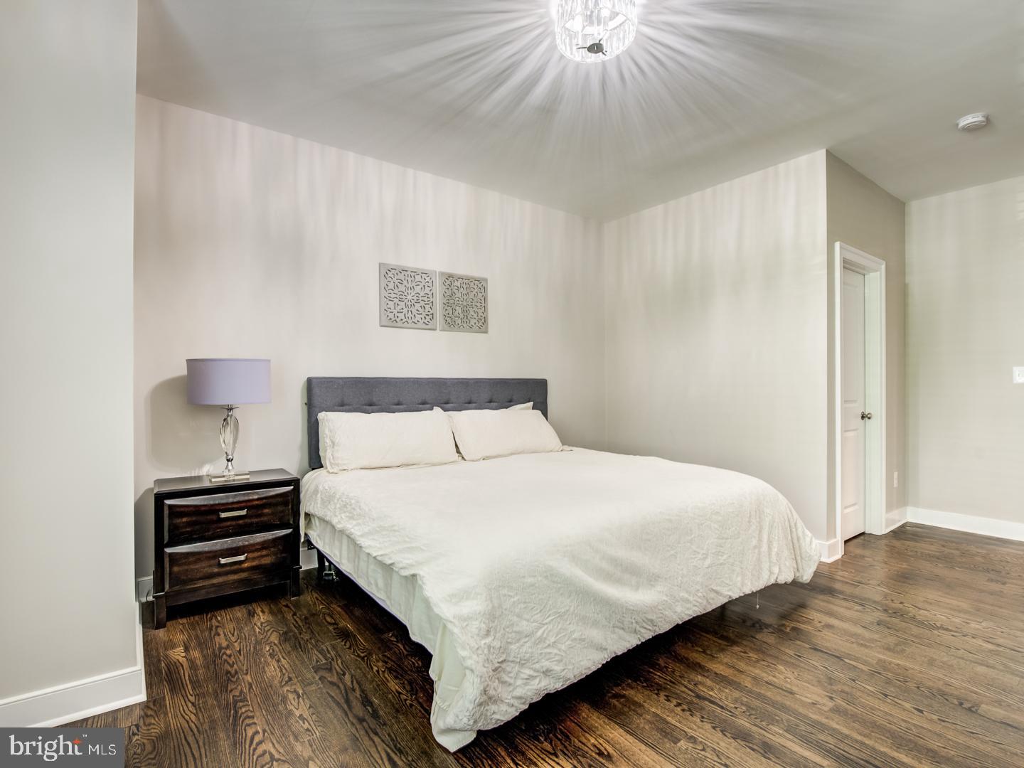 VIENNA WOODS - Residential