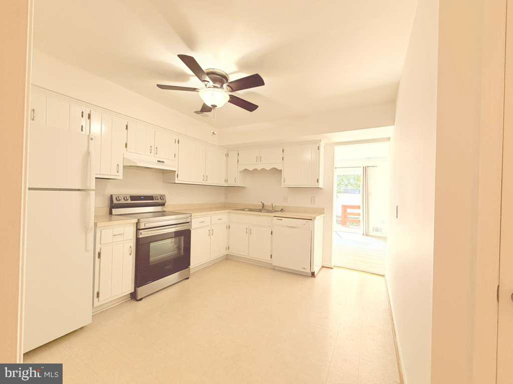LAKEVIEW VILLAGE - Residential