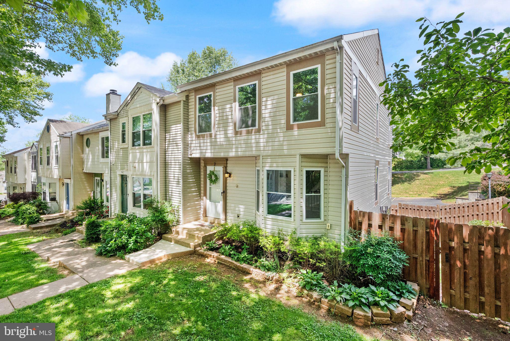 HILLSIDE TOWNES - Residential