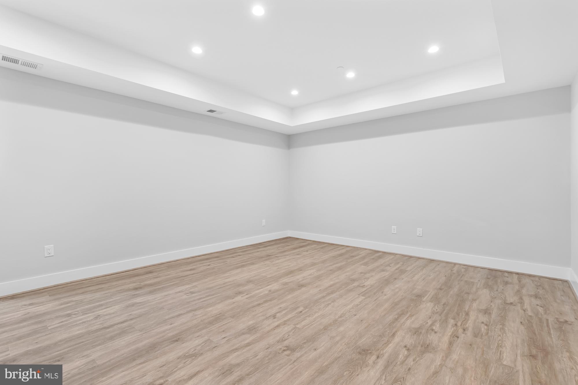GLENBROOK VILLAGE - Residential