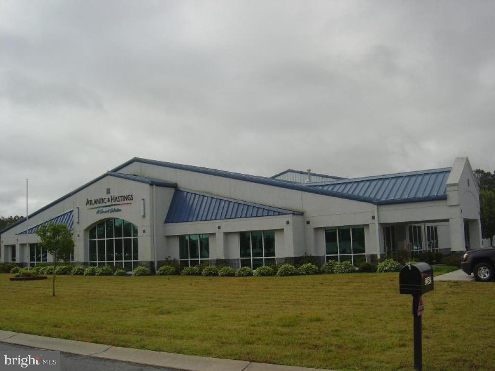 Centrally located to the major transit routes of Salisbury, MD that go East, West, North and South.  Situeated on the West bound side of MD RT 50 at the intersection of MD RT 50 and RT 13 Bypass.