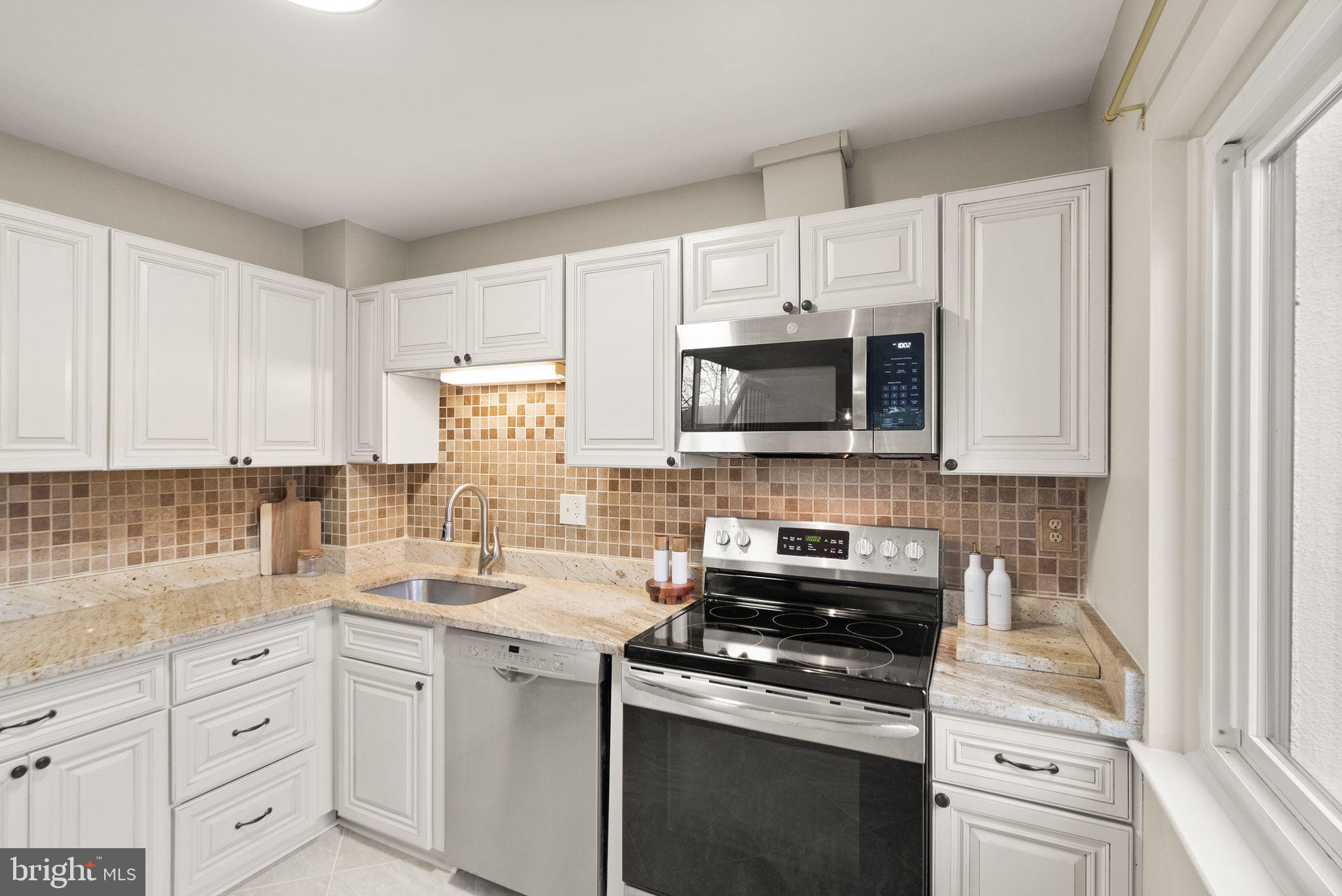 RESTON - Residential