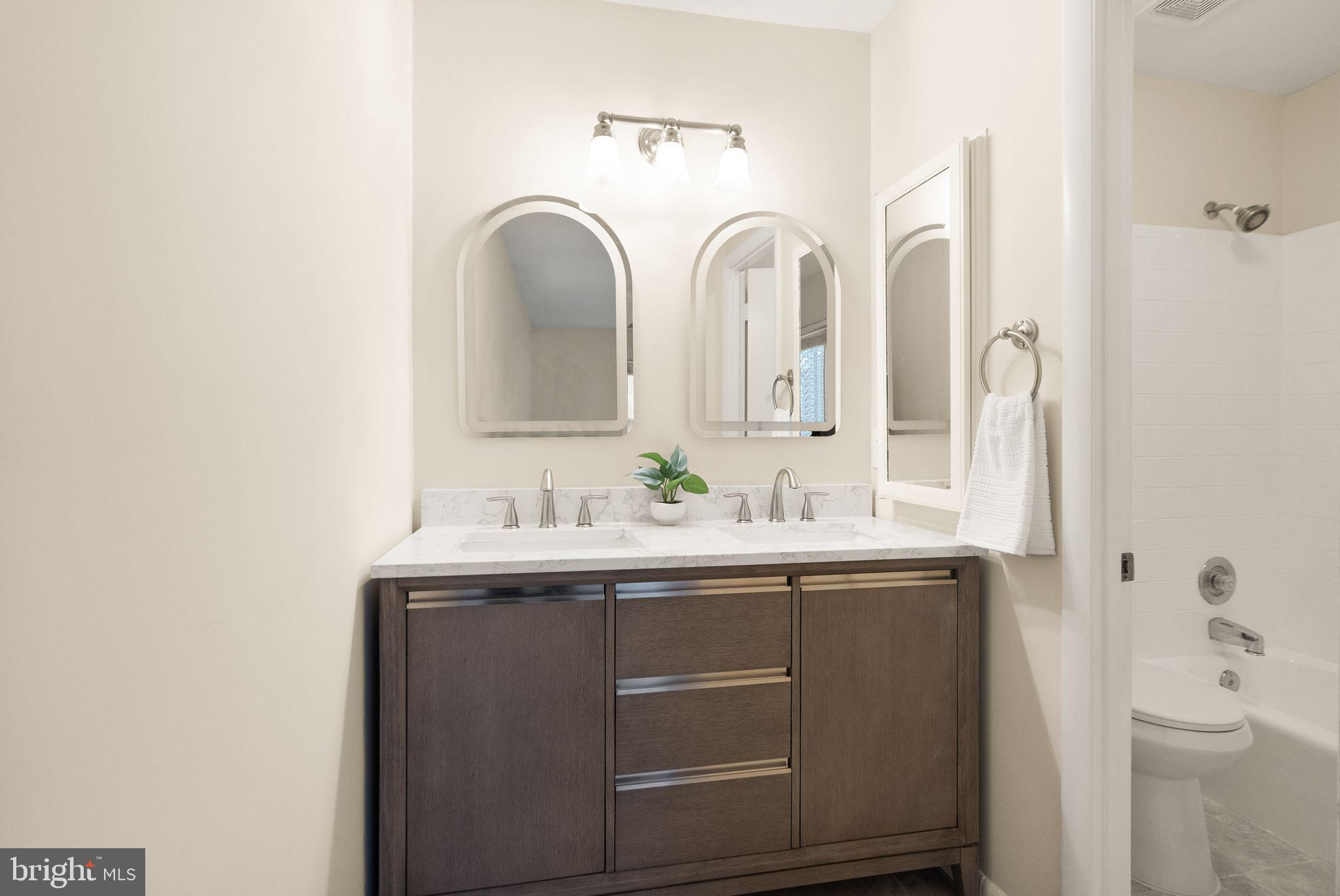 RESTON - Residential