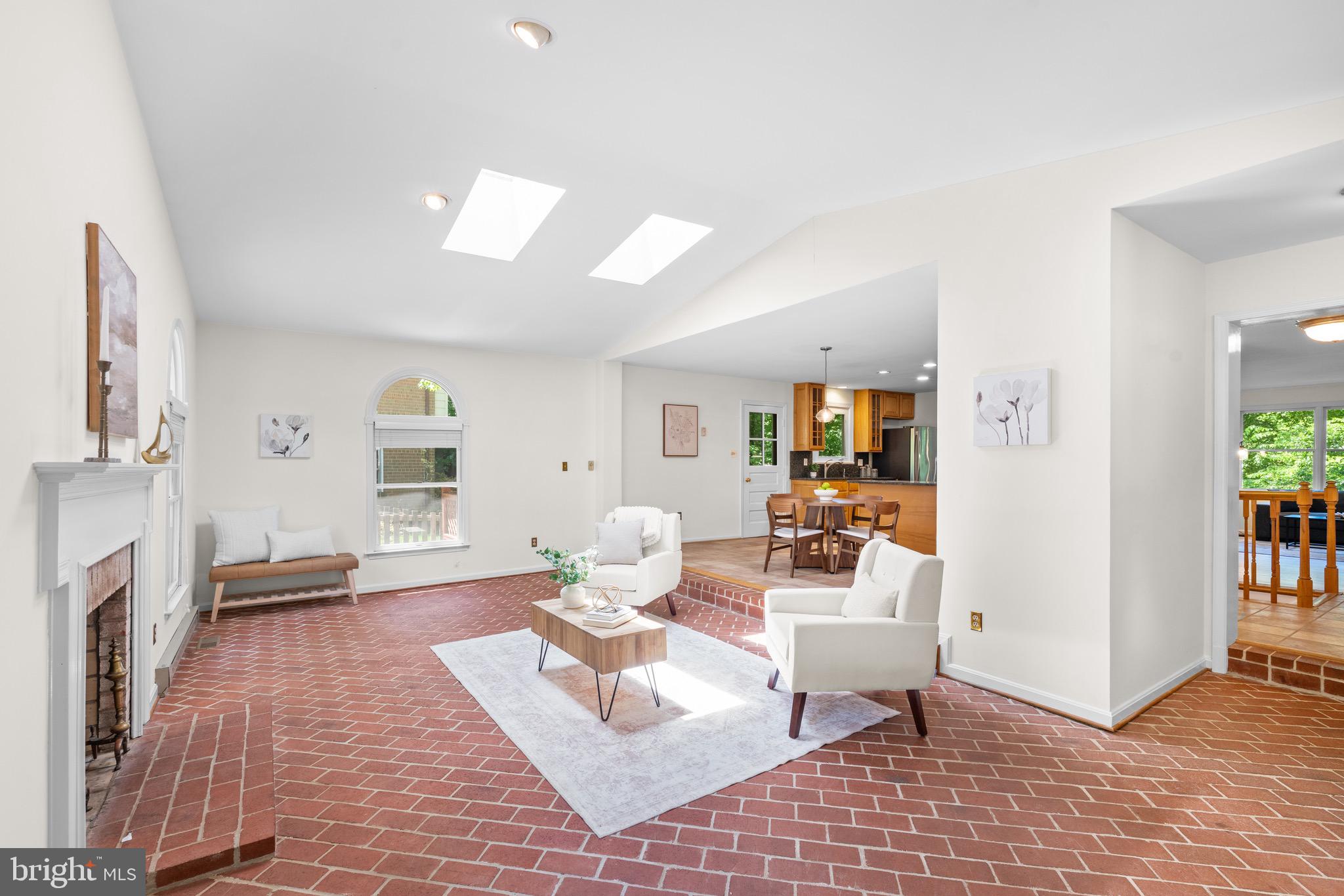 ORANGE HUNT ESTATES - Residential