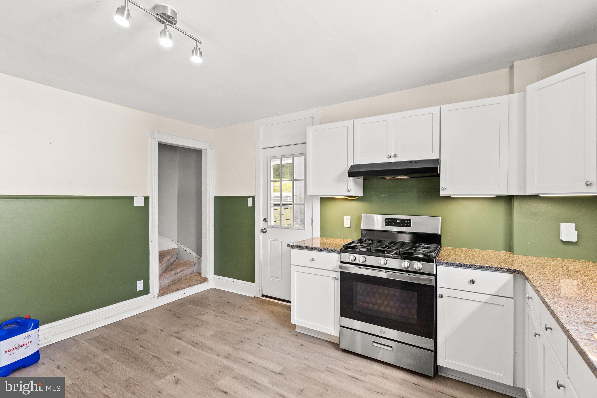 GLEN ROCK - Residential