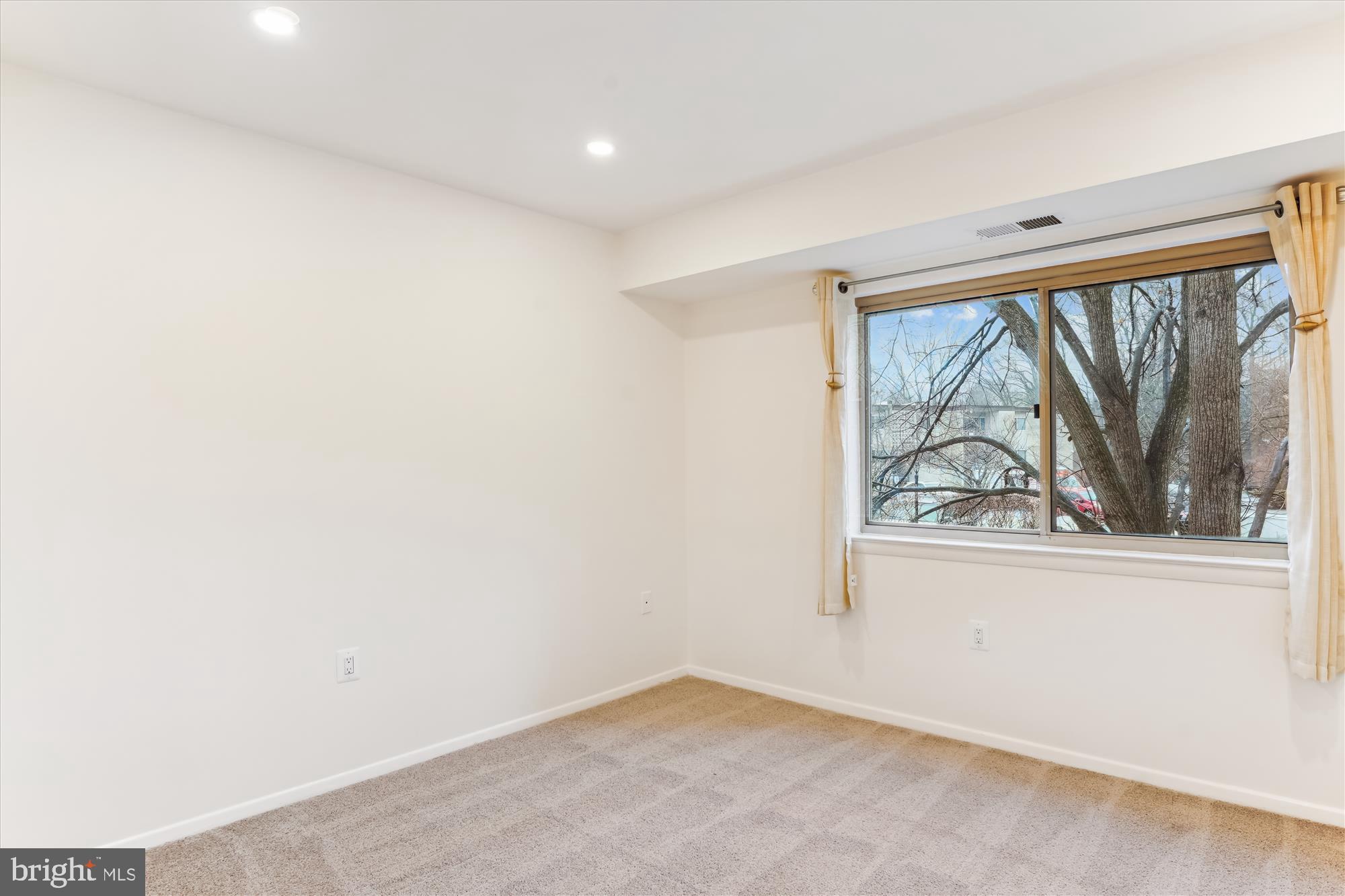 BETHESDA PARK - Residential