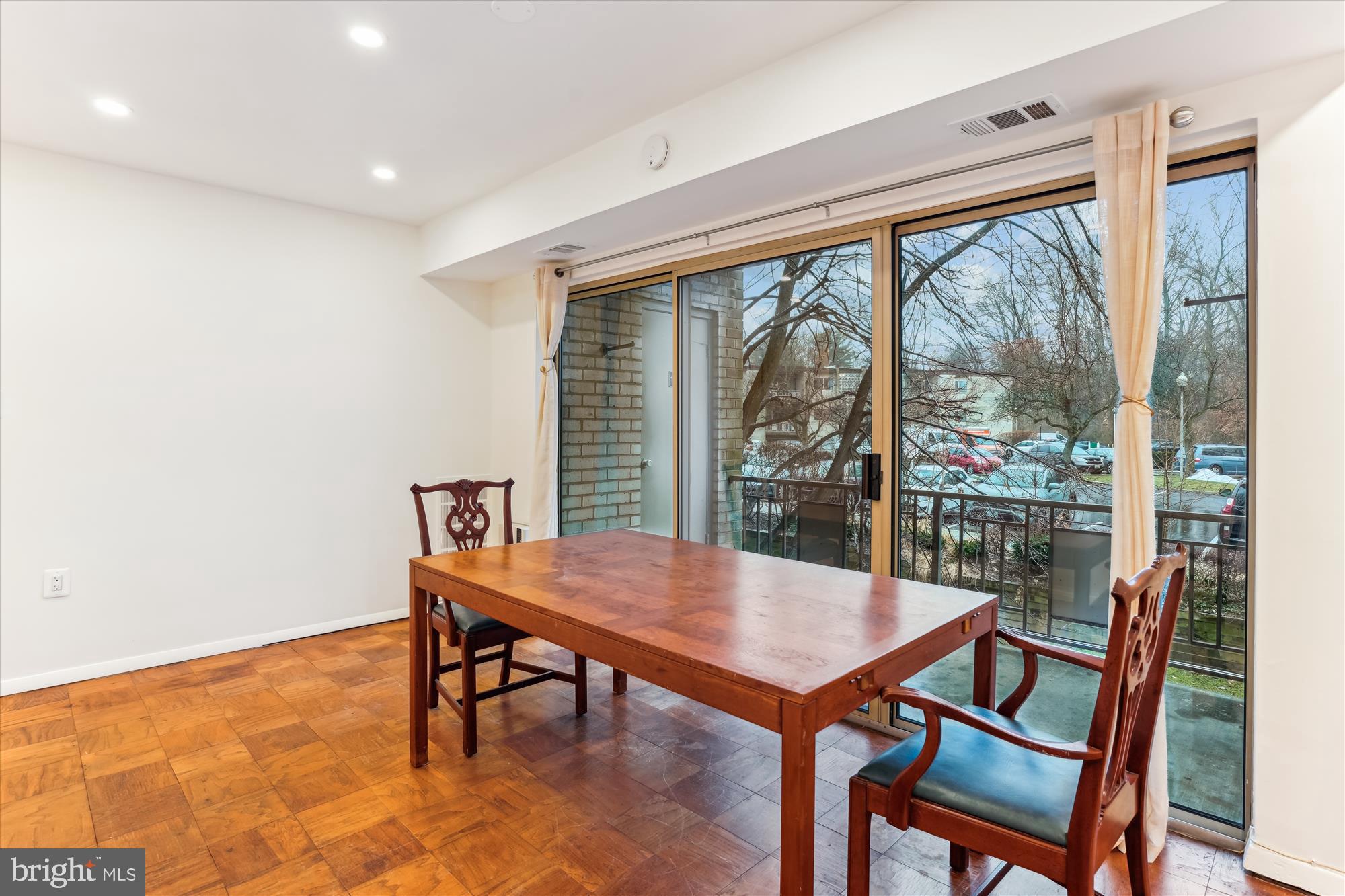 BETHESDA PARK - Residential