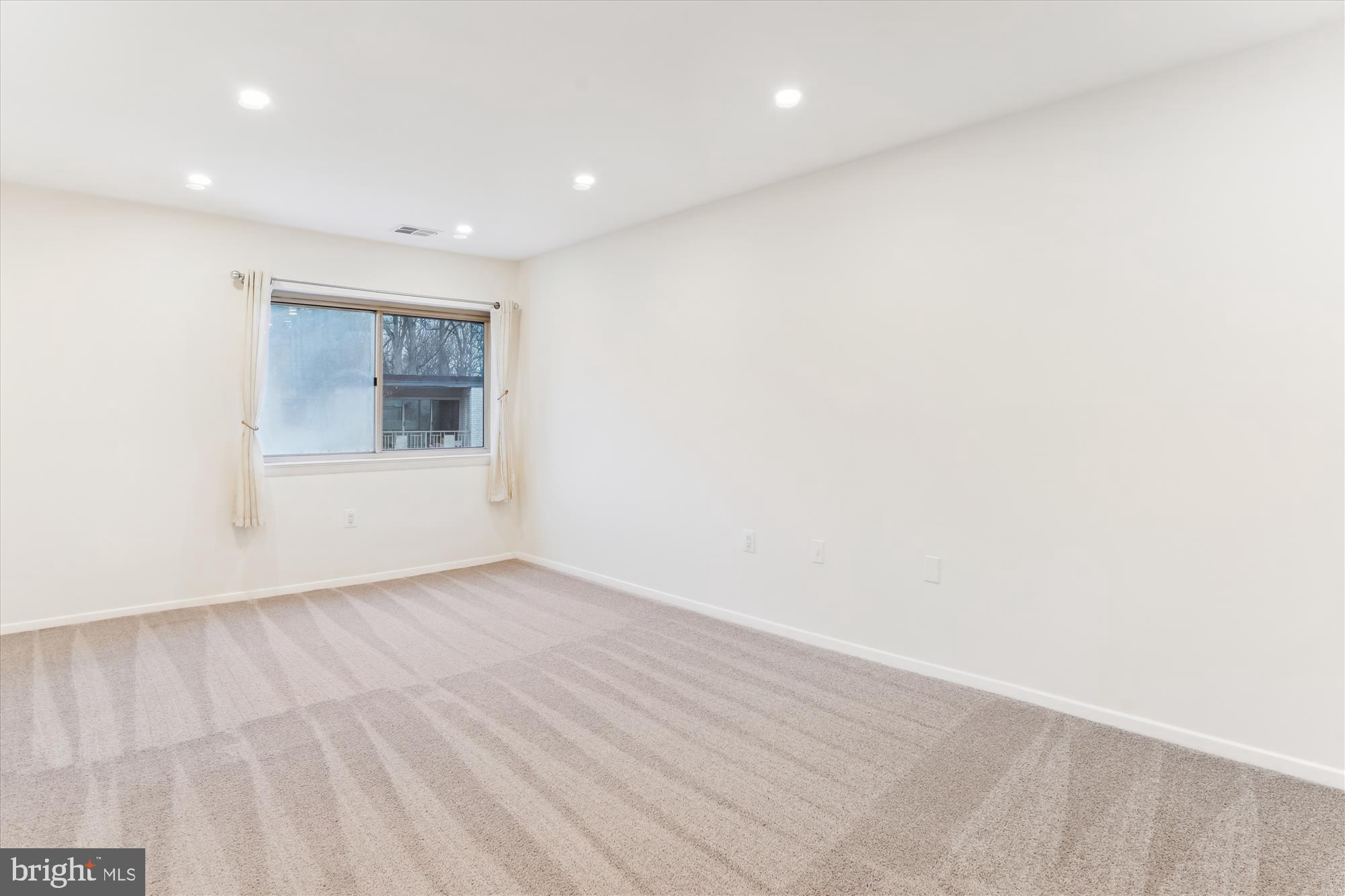 BETHESDA PARK - Residential