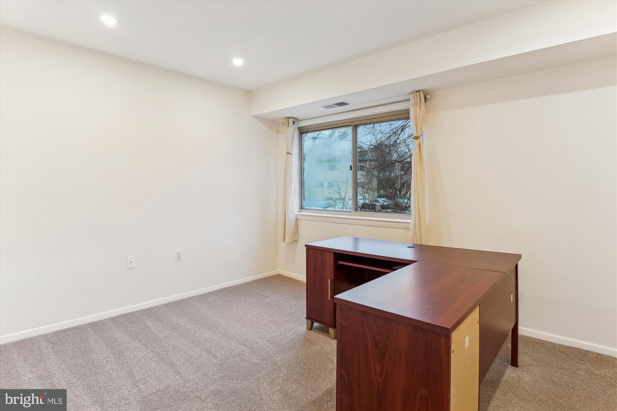 BETHESDA PARK - Residential