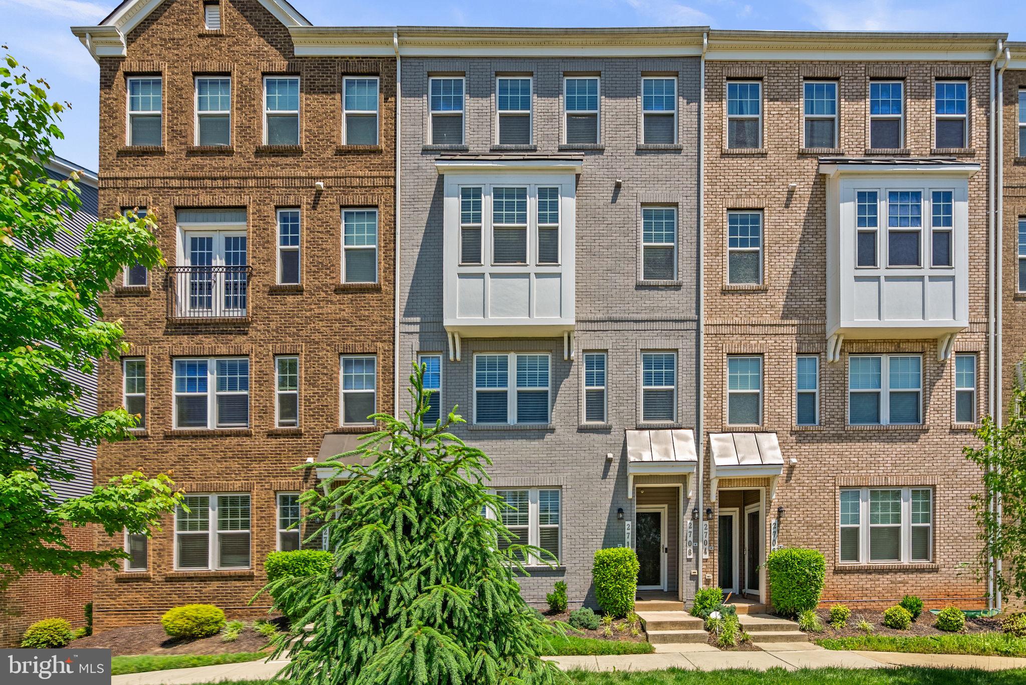 METRO POINTE - Residential