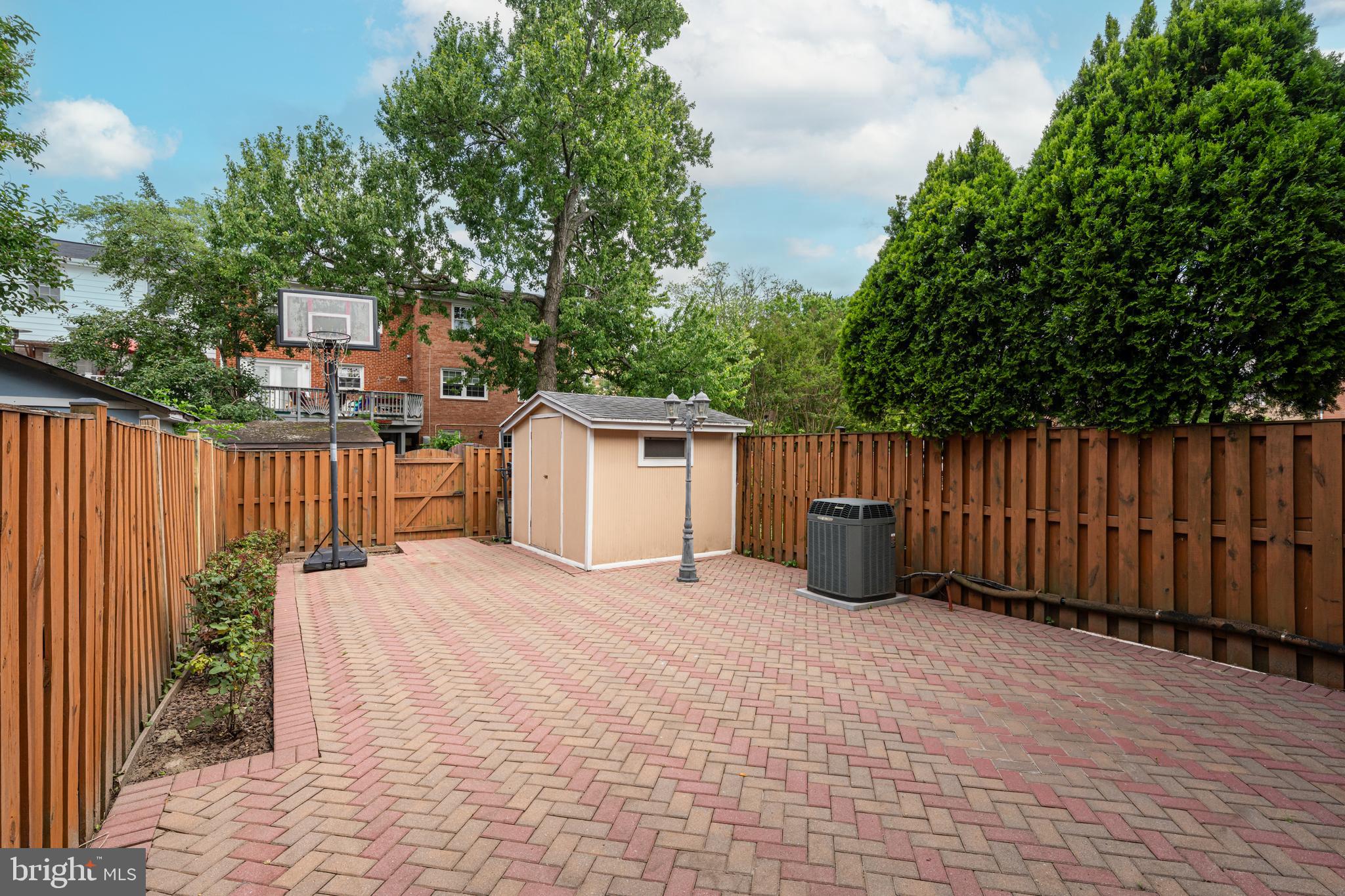 BROOKSIDE - Residential
