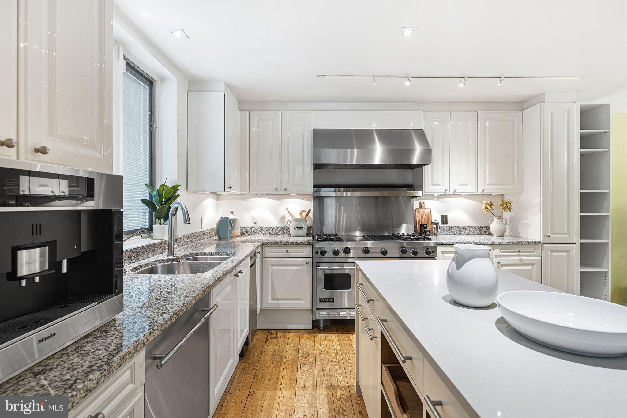 SOCIETY HILL - Residential