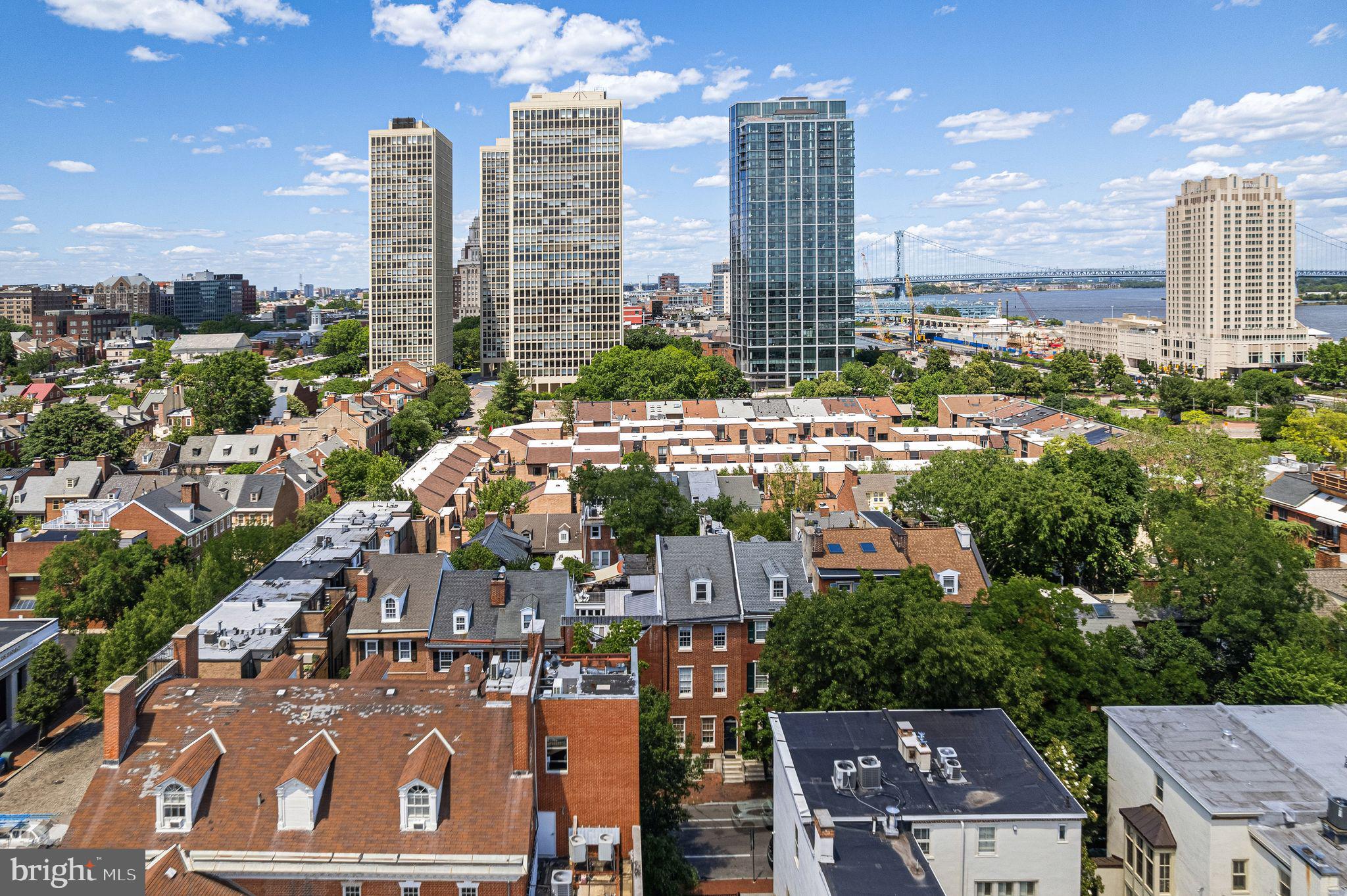 SOCIETY HILL - Residential