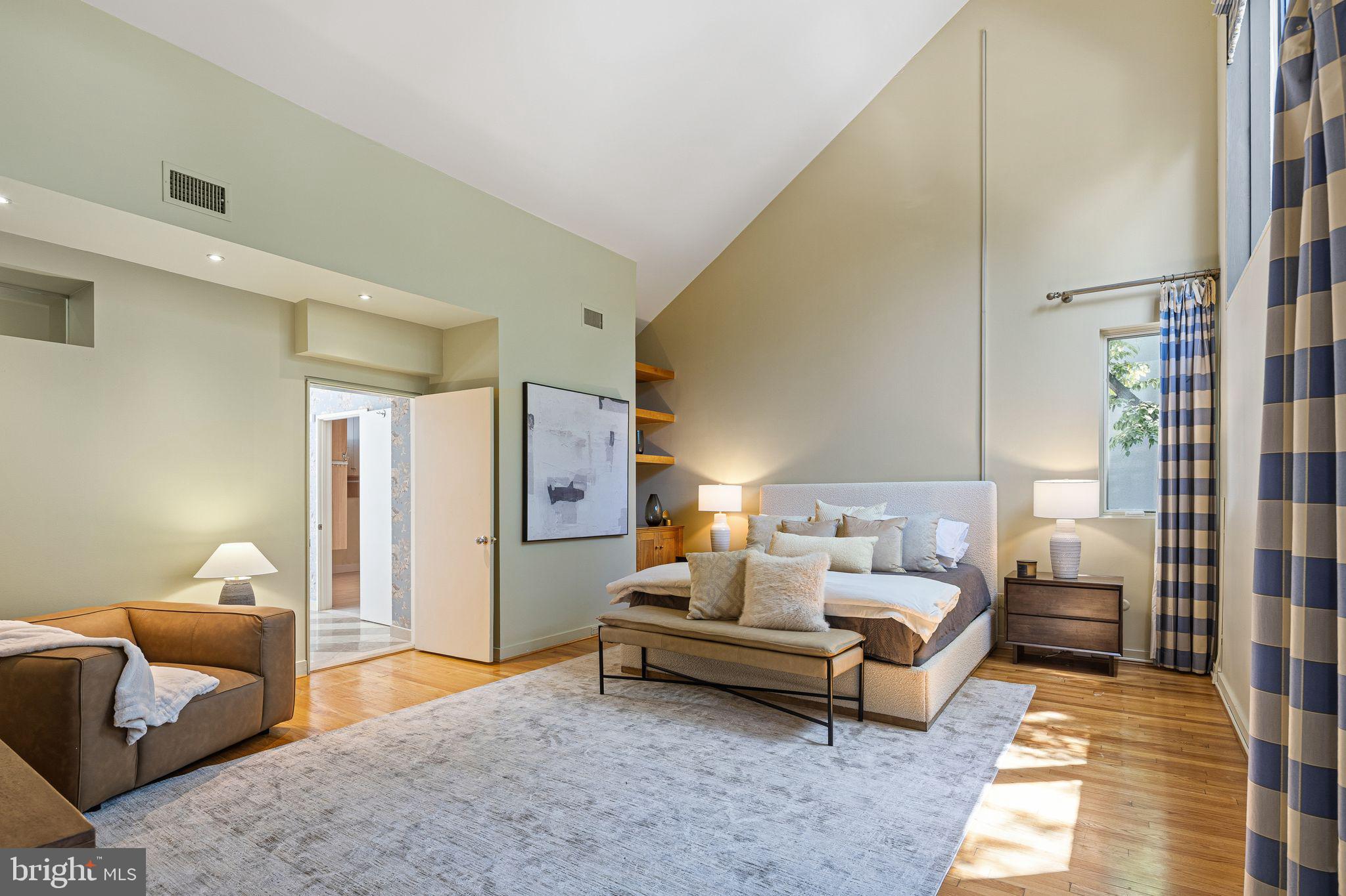SOCIETY HILL - Residential