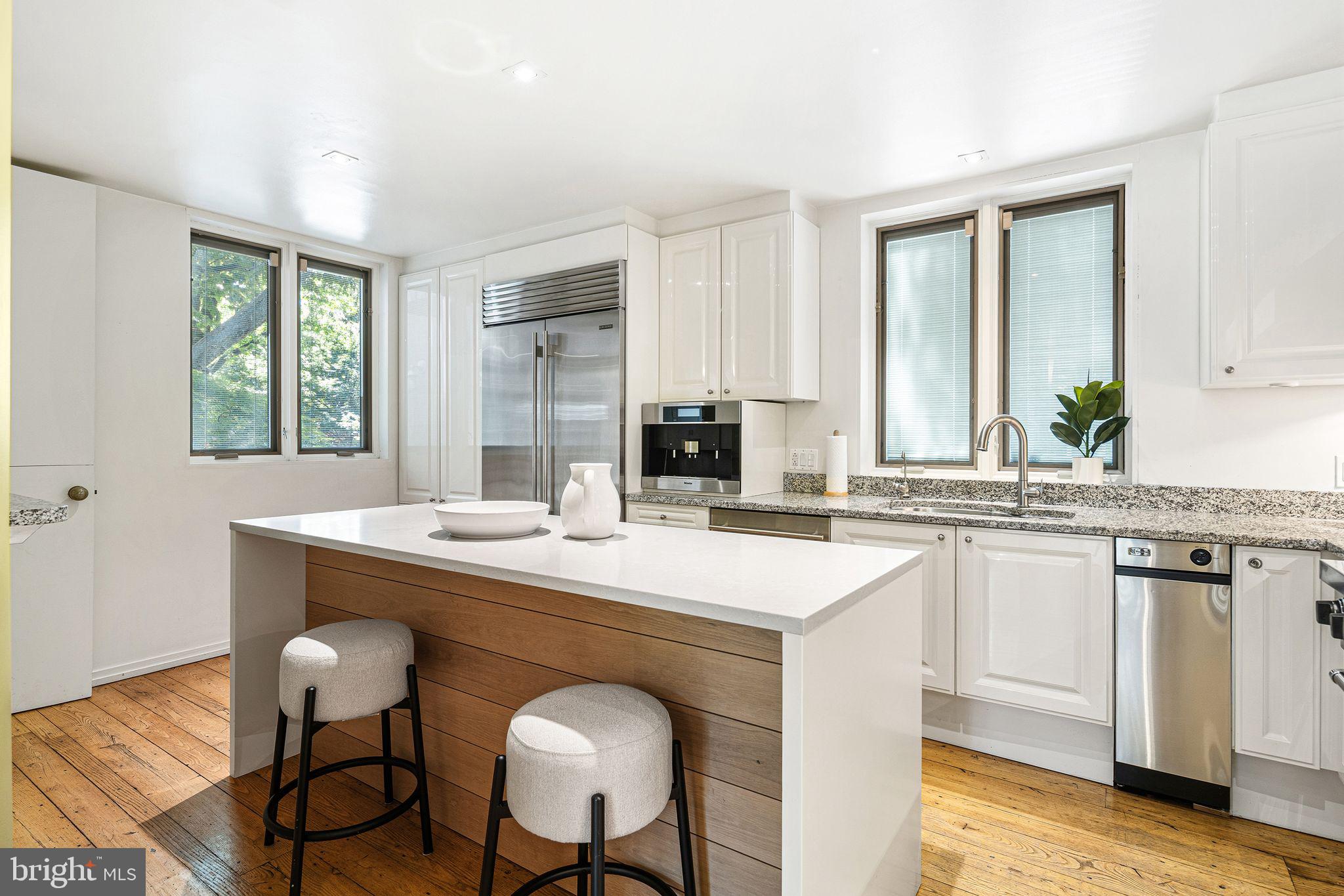SOCIETY HILL - Residential