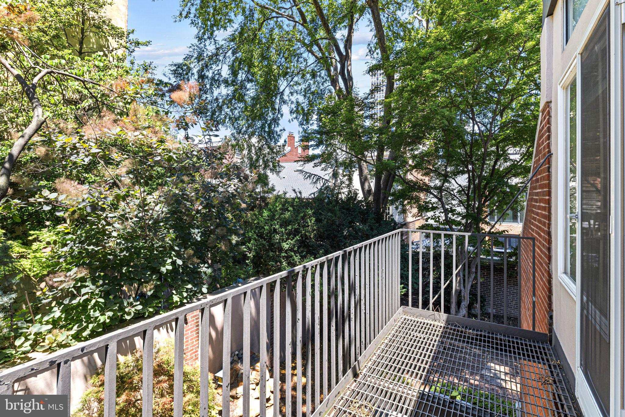 SOCIETY HILL - Residential