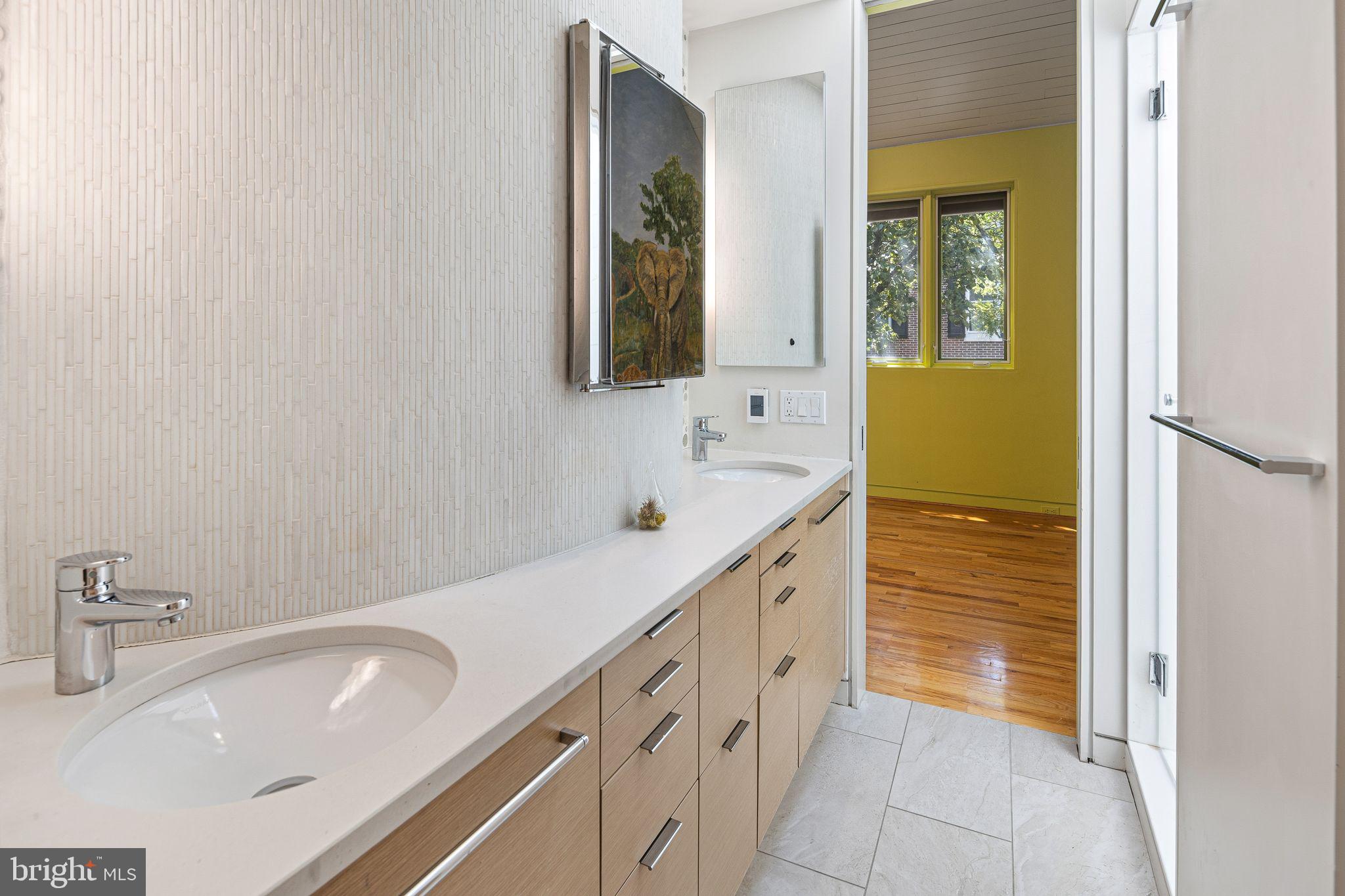 SOCIETY HILL - Residential