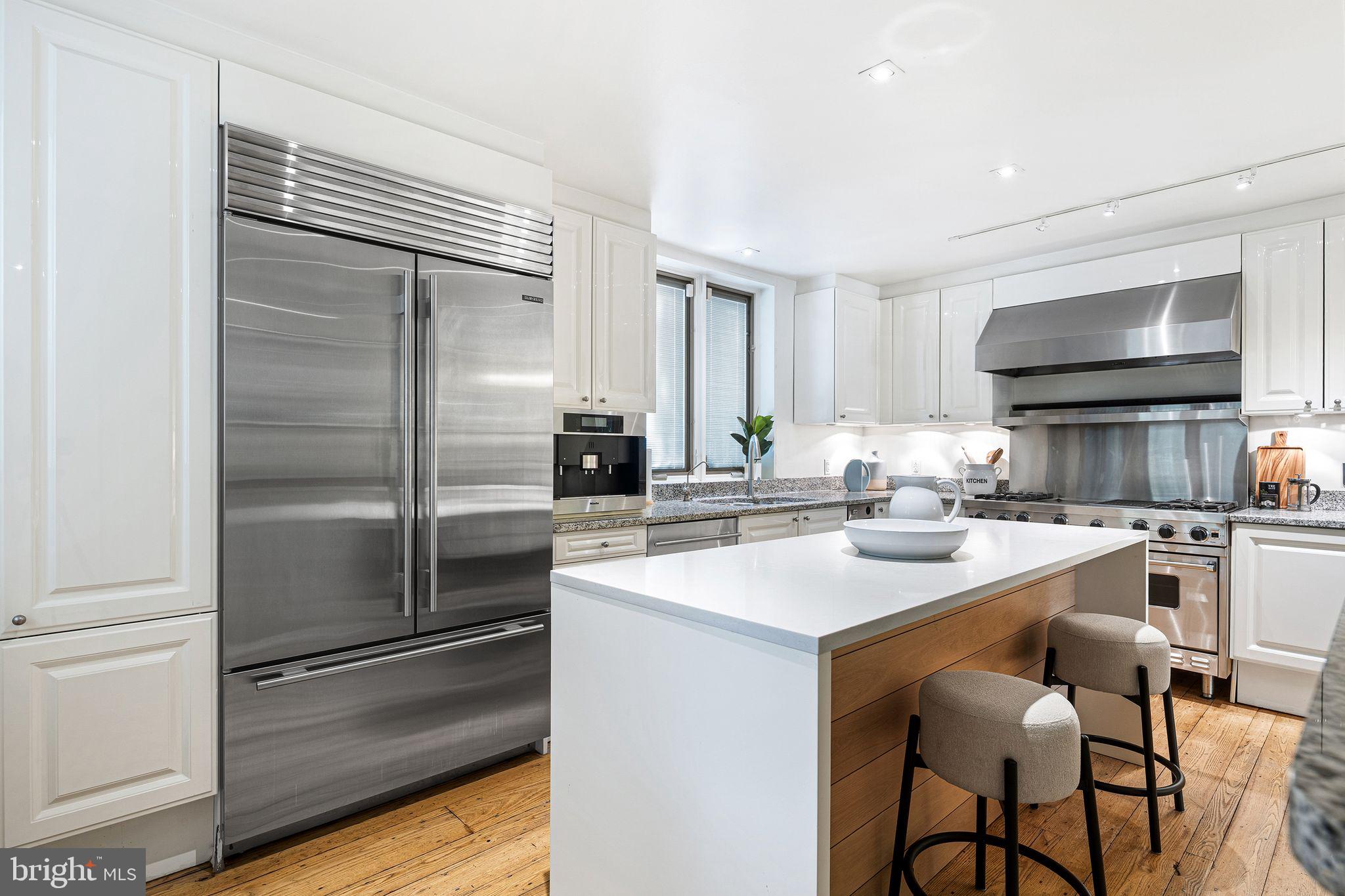 SOCIETY HILL - Residential