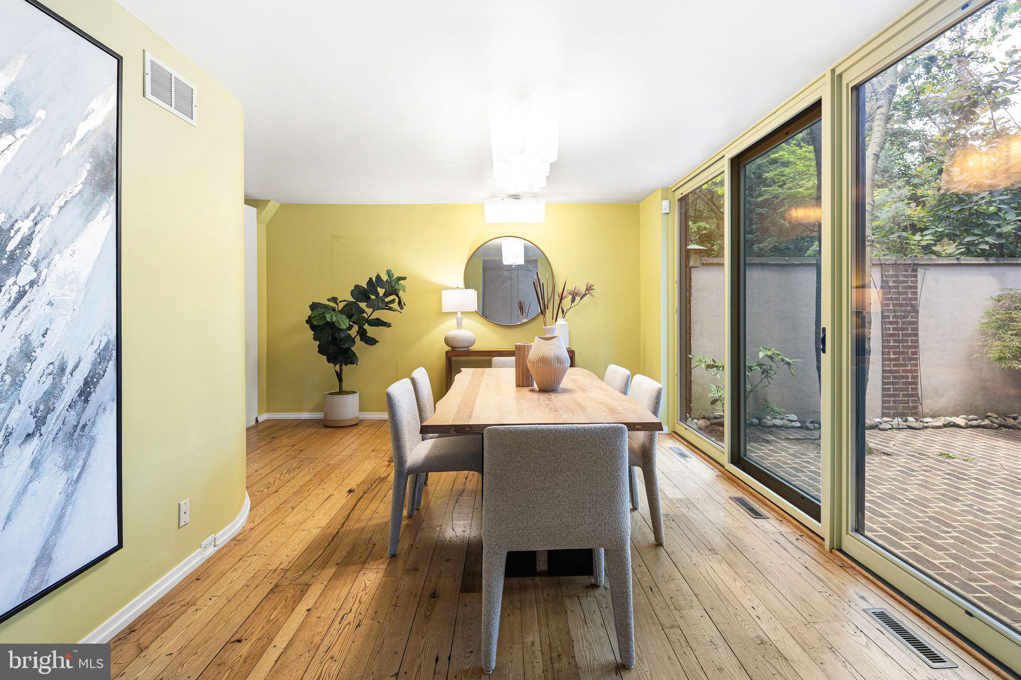 SOCIETY HILL - Residential