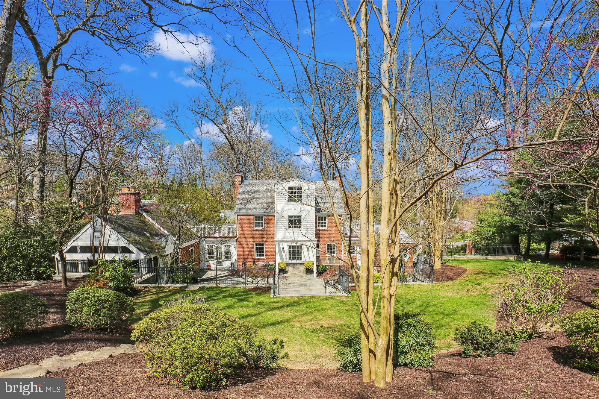 WOODSIDE FOREST - Residential