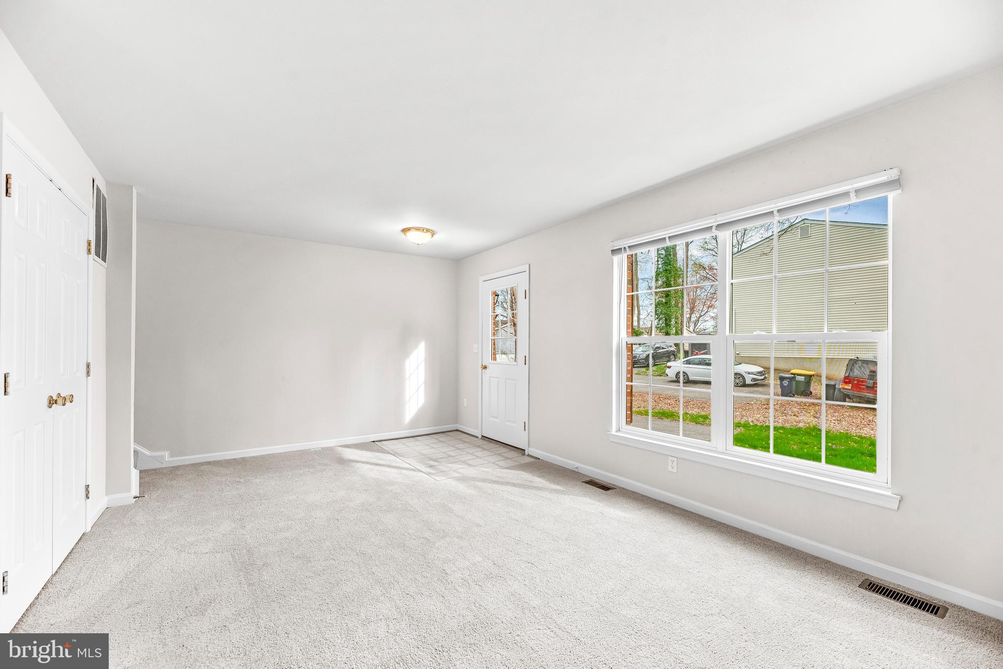 BAYSIDE TOWNHOUSES - Residential