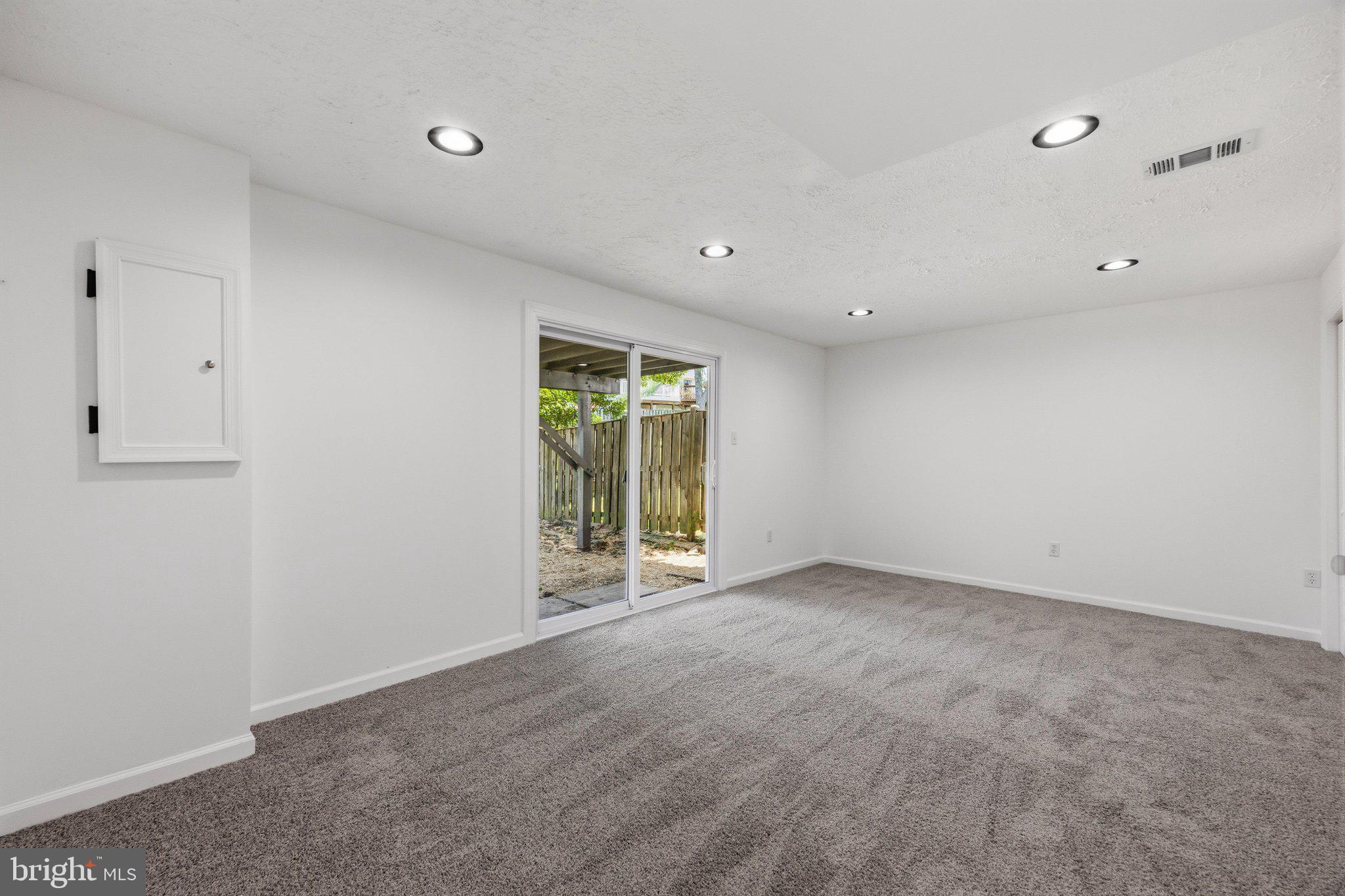 BLUNT COMMONS - Residential