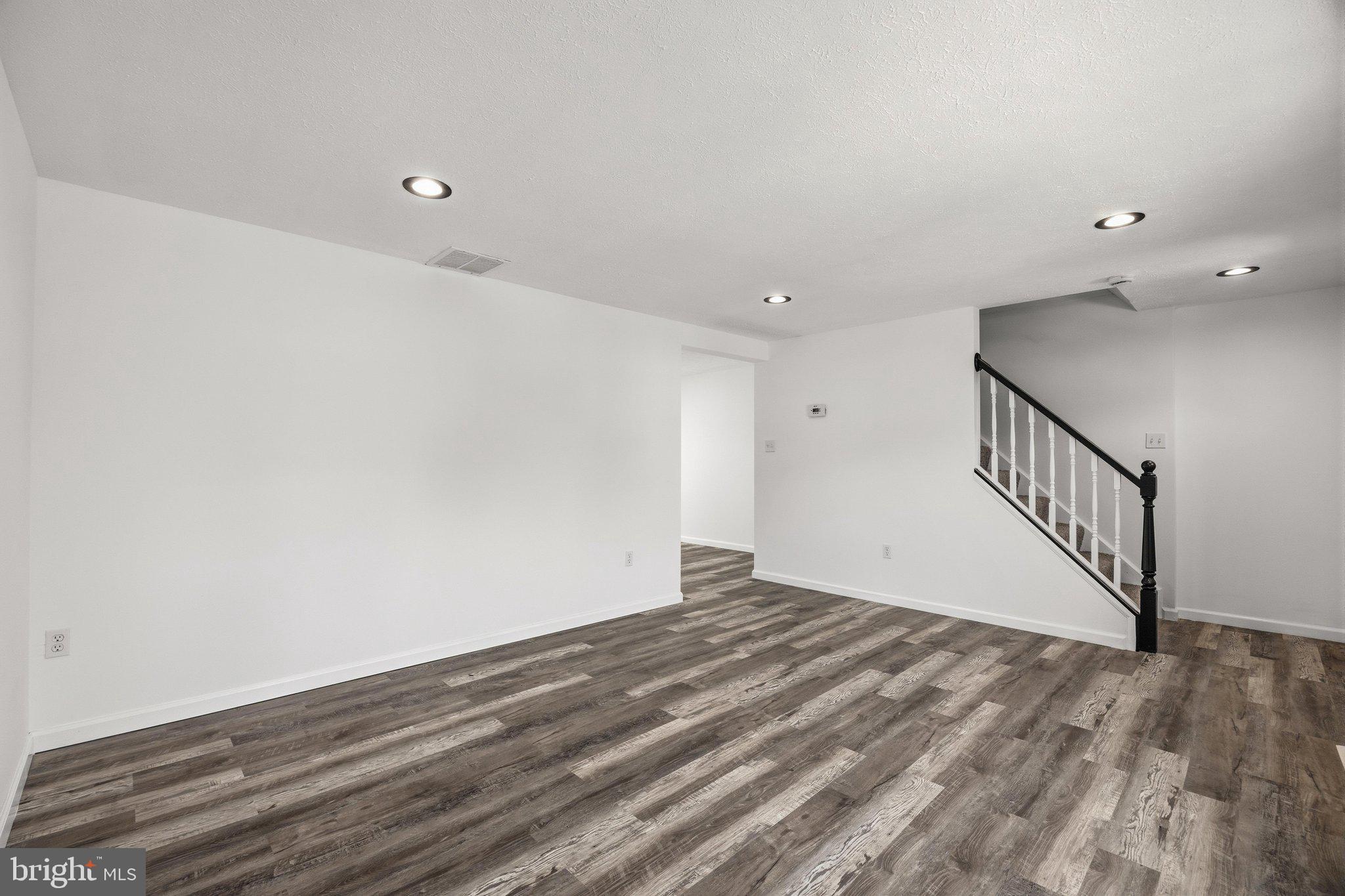 BLUNT COMMONS - Residential