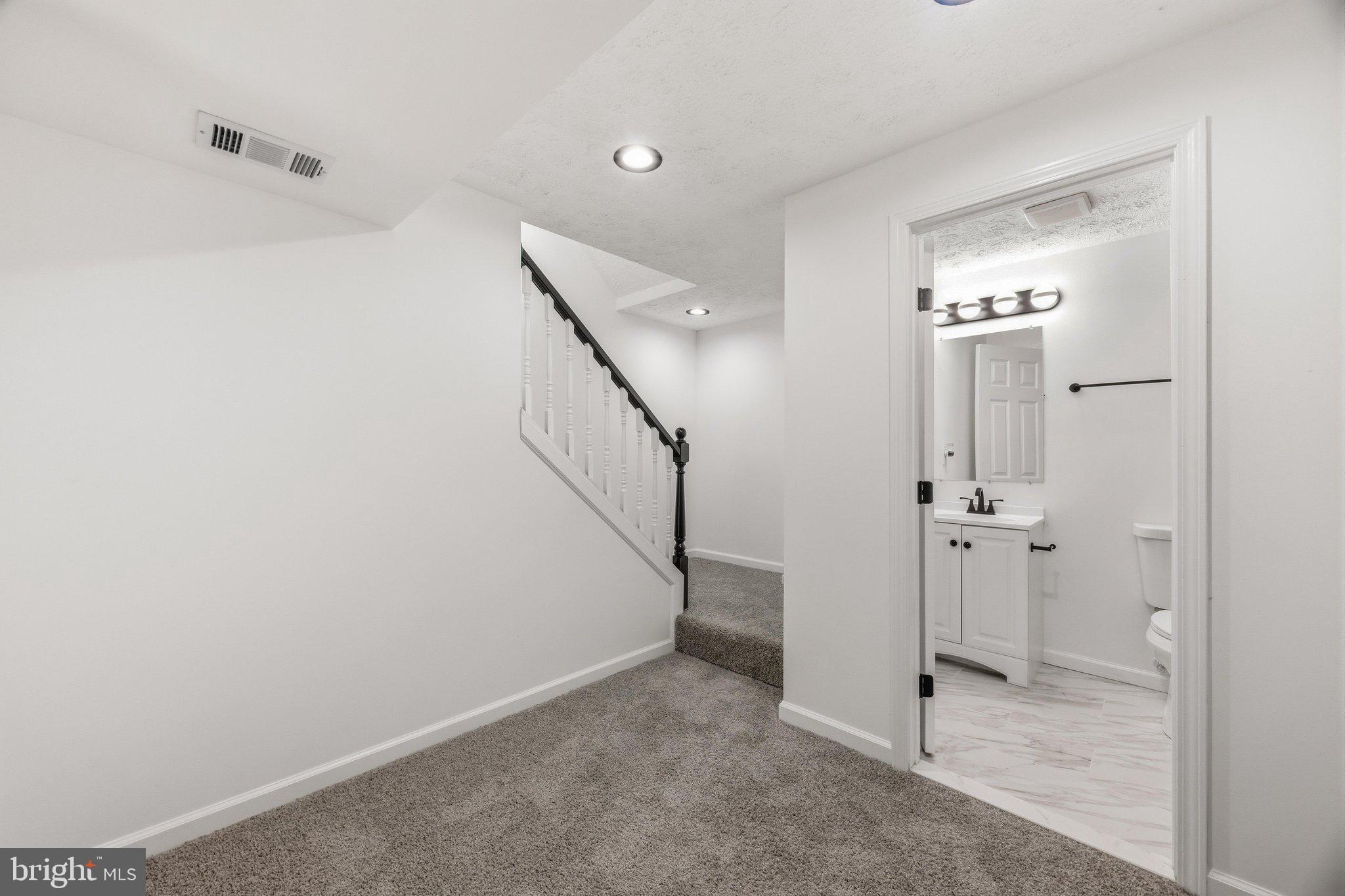 BLUNT COMMONS - Residential