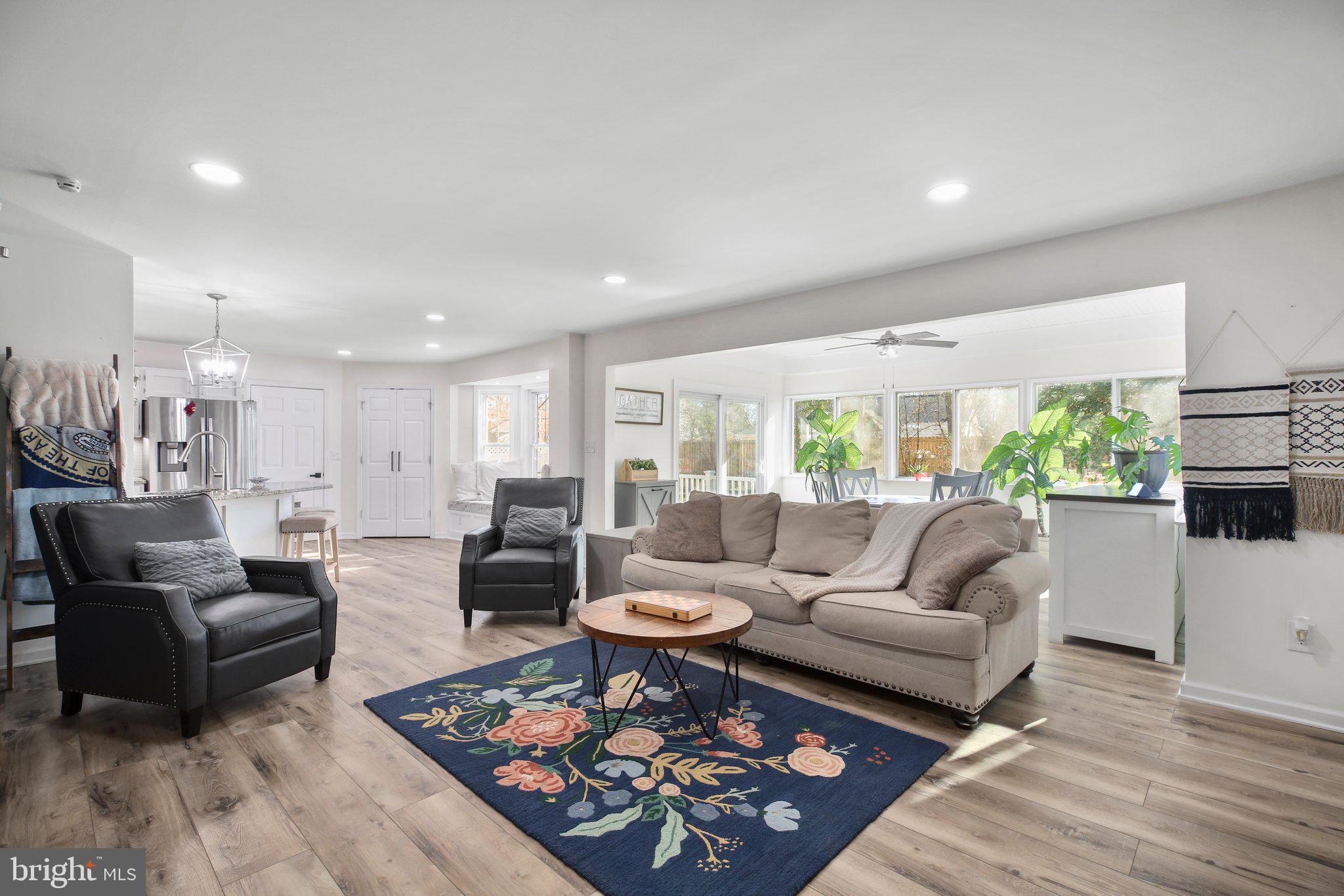 RIDGE POINTE - Residential