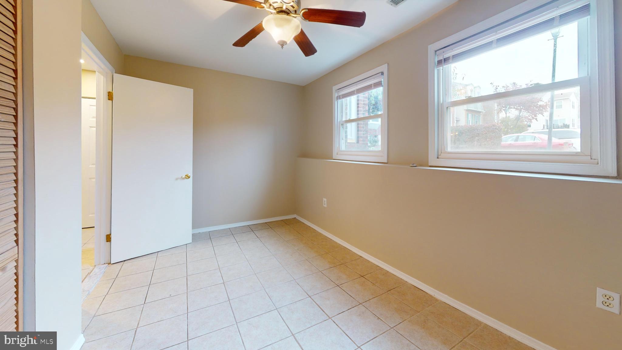 CROFTON VILLAGE - Residential Lease