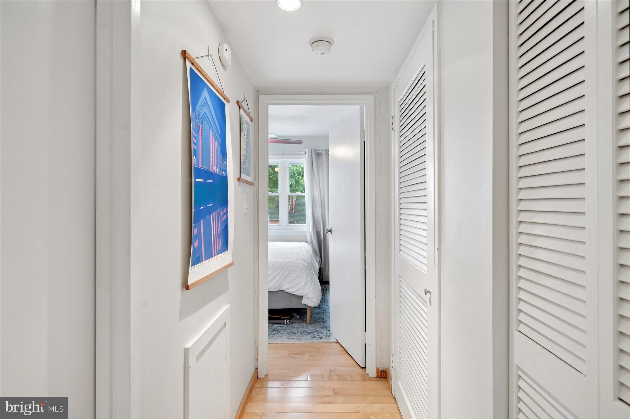 QUEEN VILLAGE - Residential