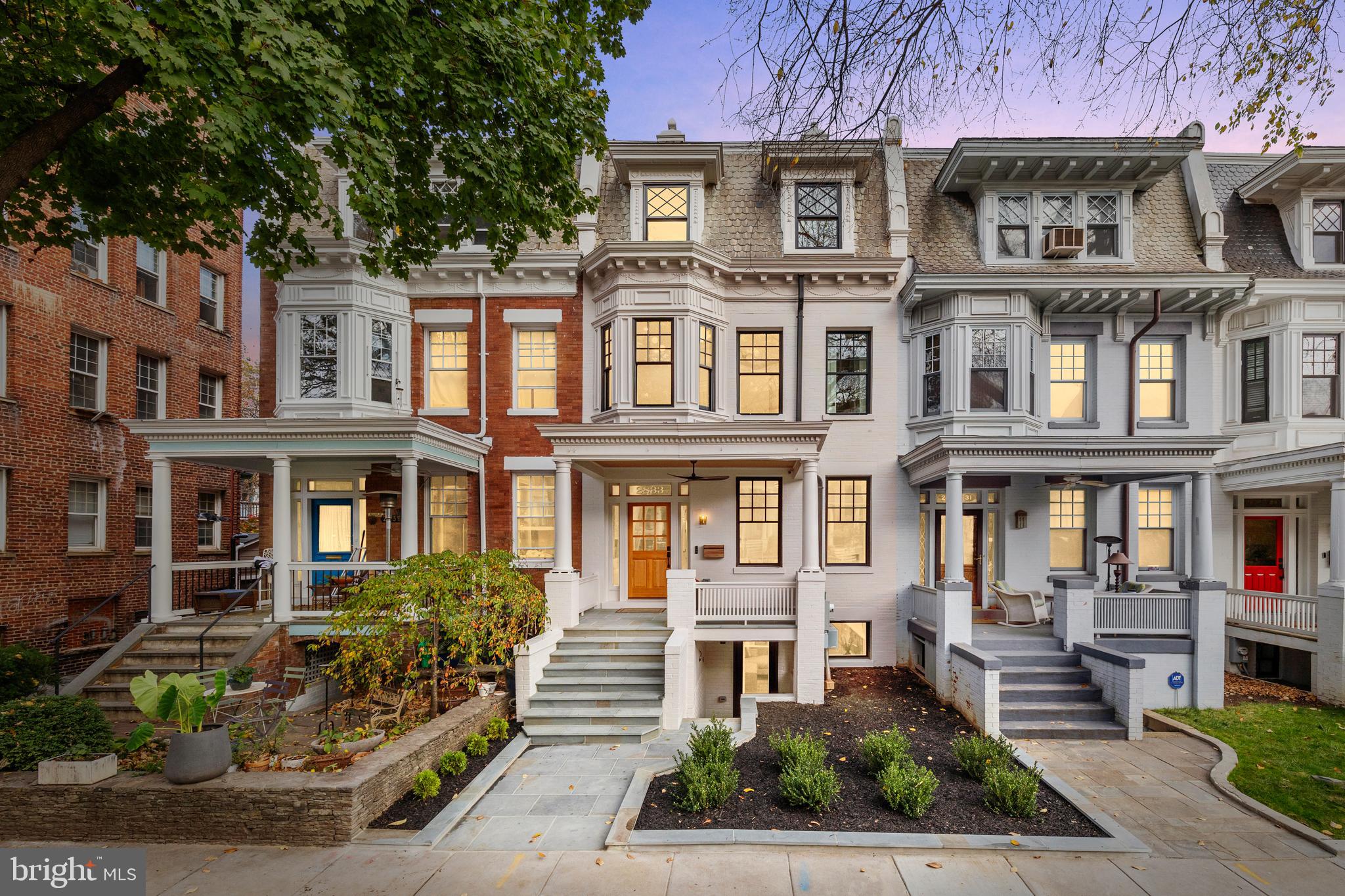 WOODLEY PARK - Residential